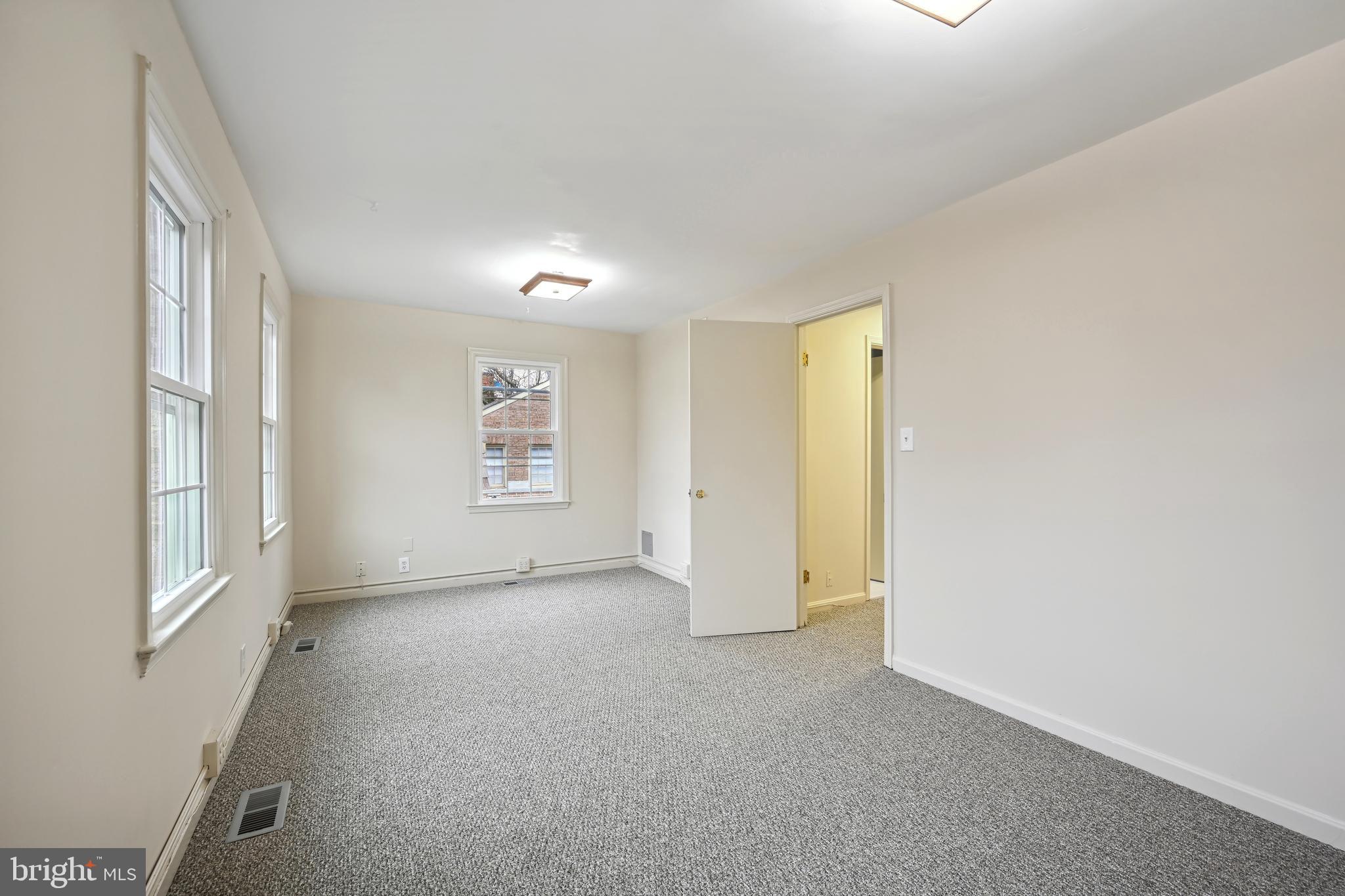 HERITAGE SQUARE - Commercial Sale