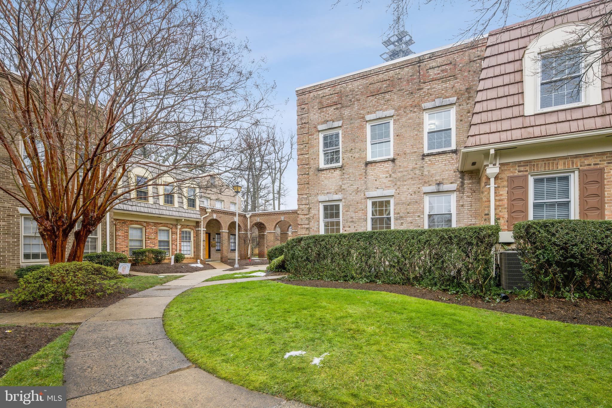 HERITAGE SQUARE - Commercial Sale