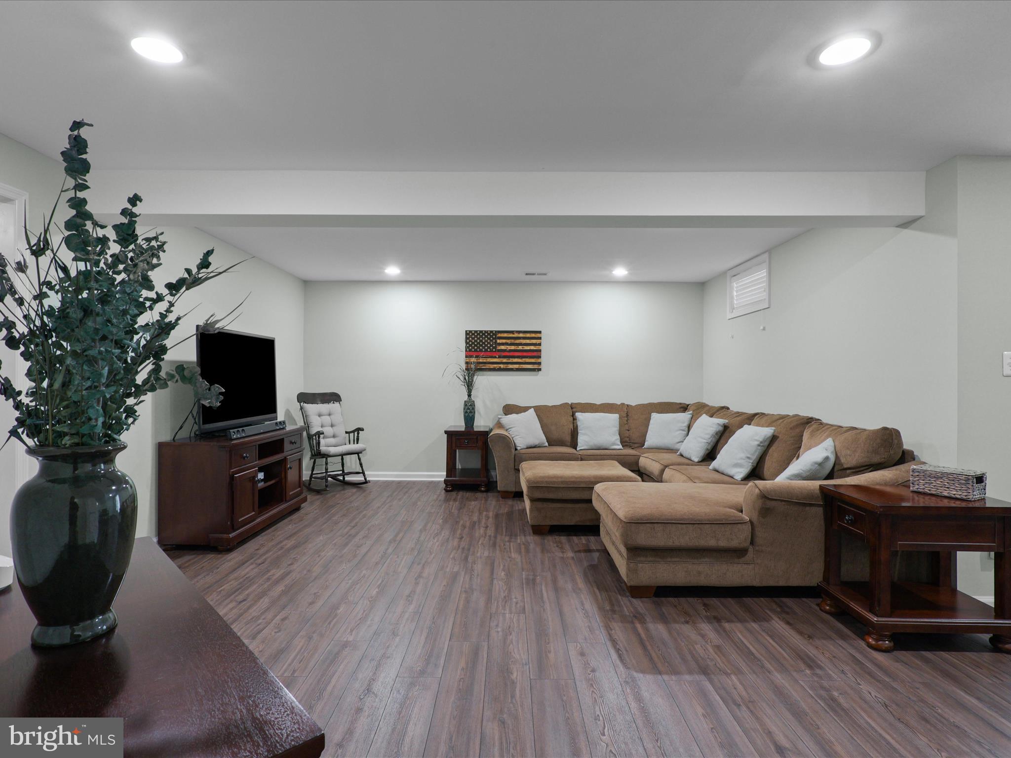 LINTON CREST - Residential