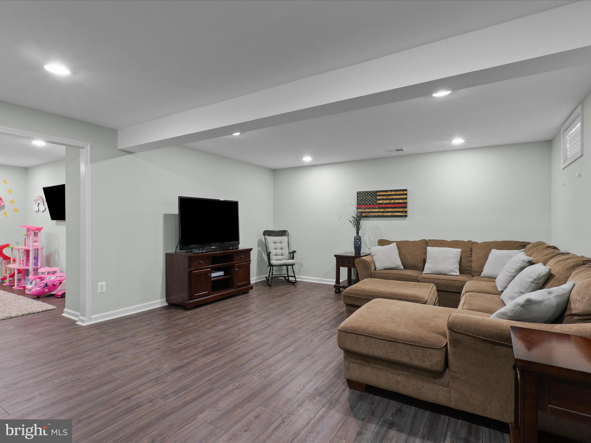 LINTON CREST - Residential