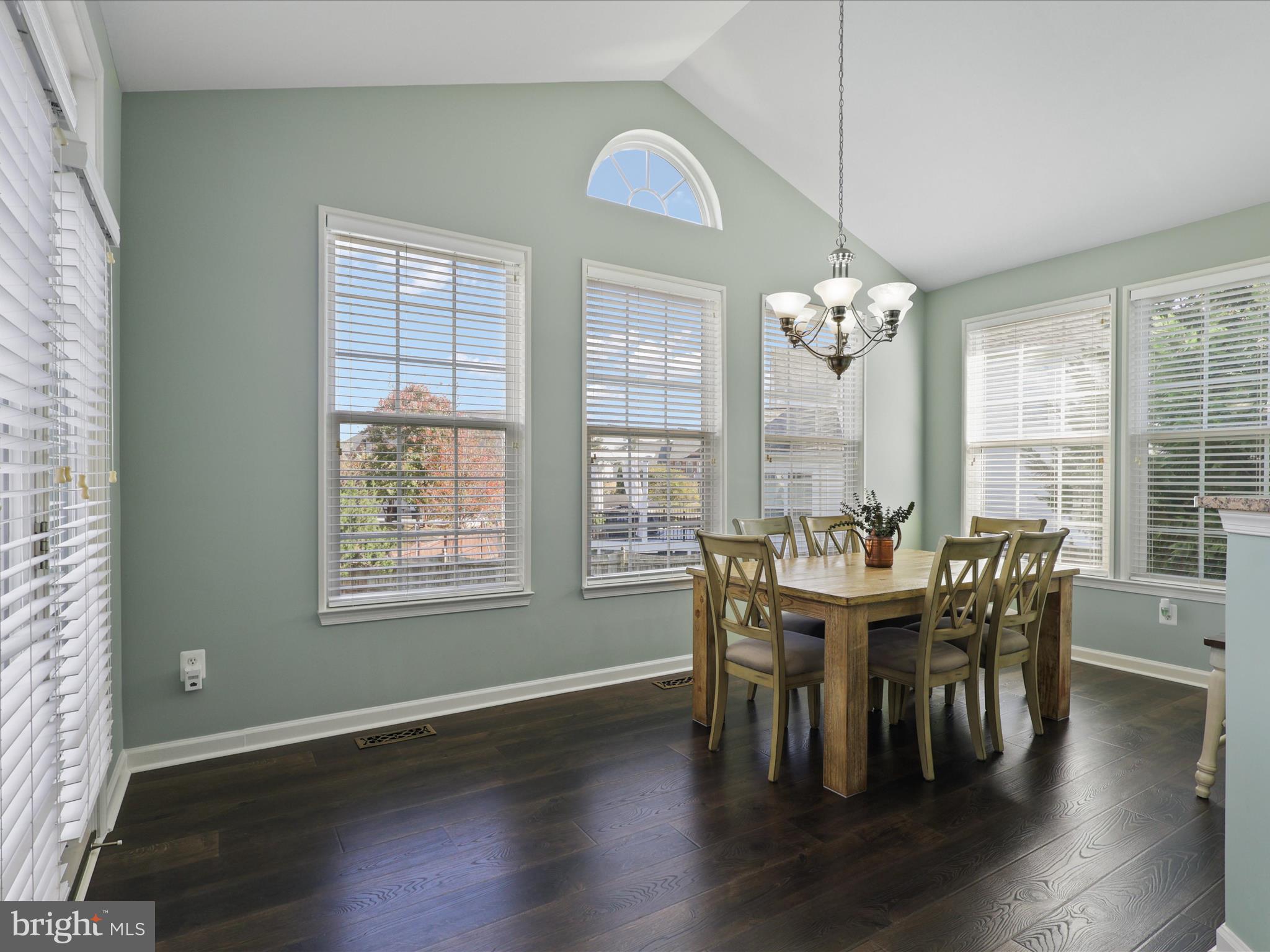 LINTON CREST - Residential