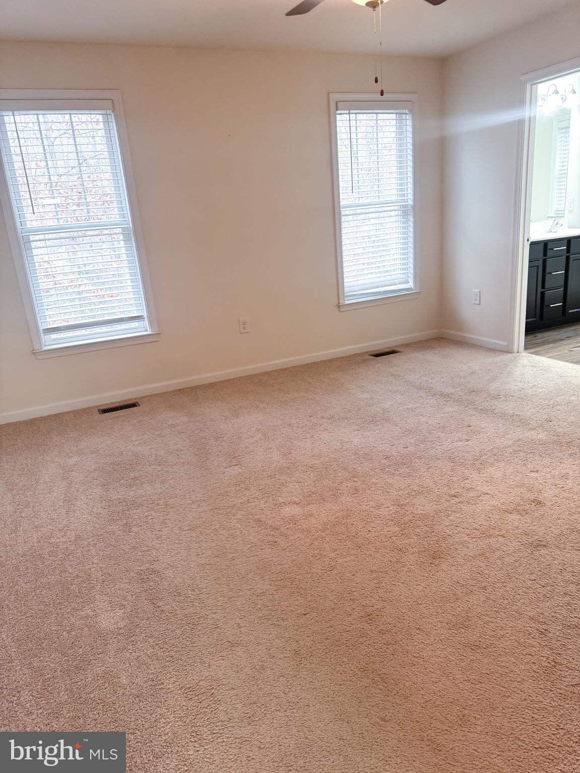 LAKE LAND OR - Residential Lease