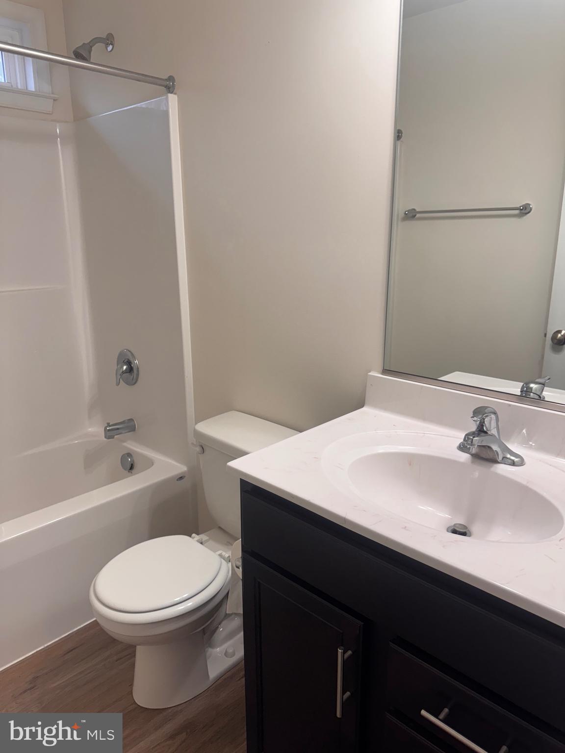 LAKE LAND OR - Residential Lease