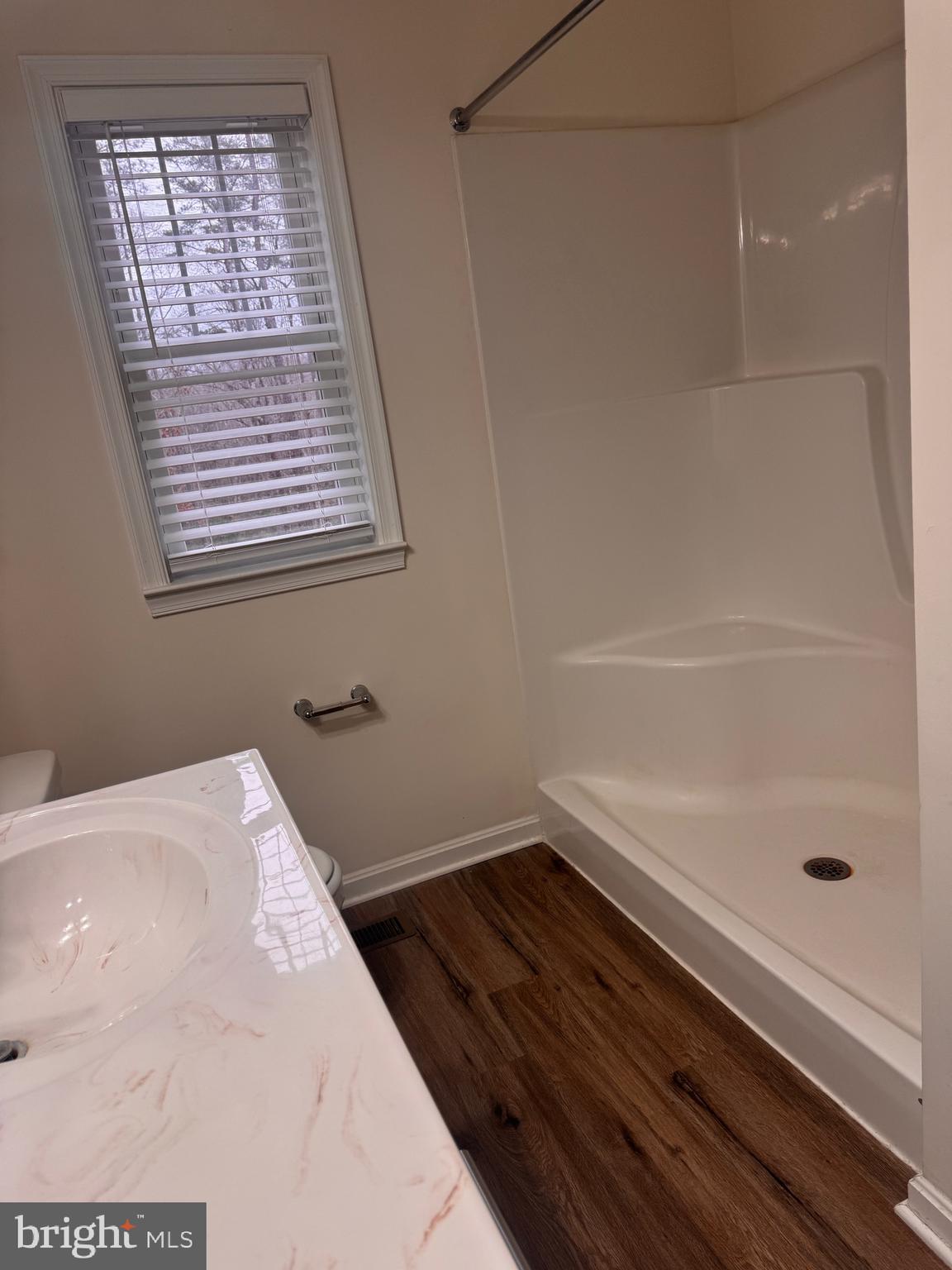 LAKE LAND OR - Residential Lease