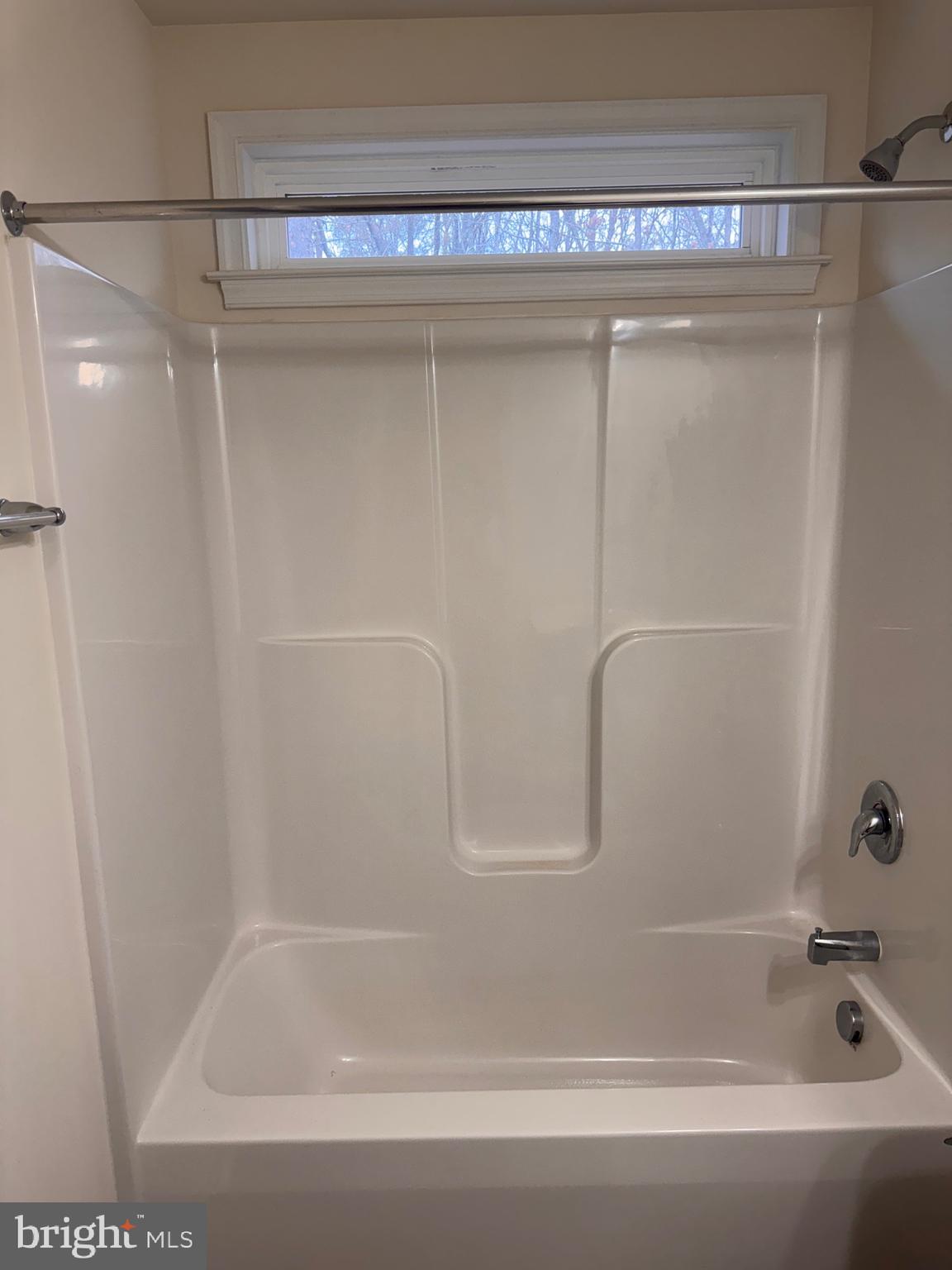 LAKE LAND OR - Residential Lease