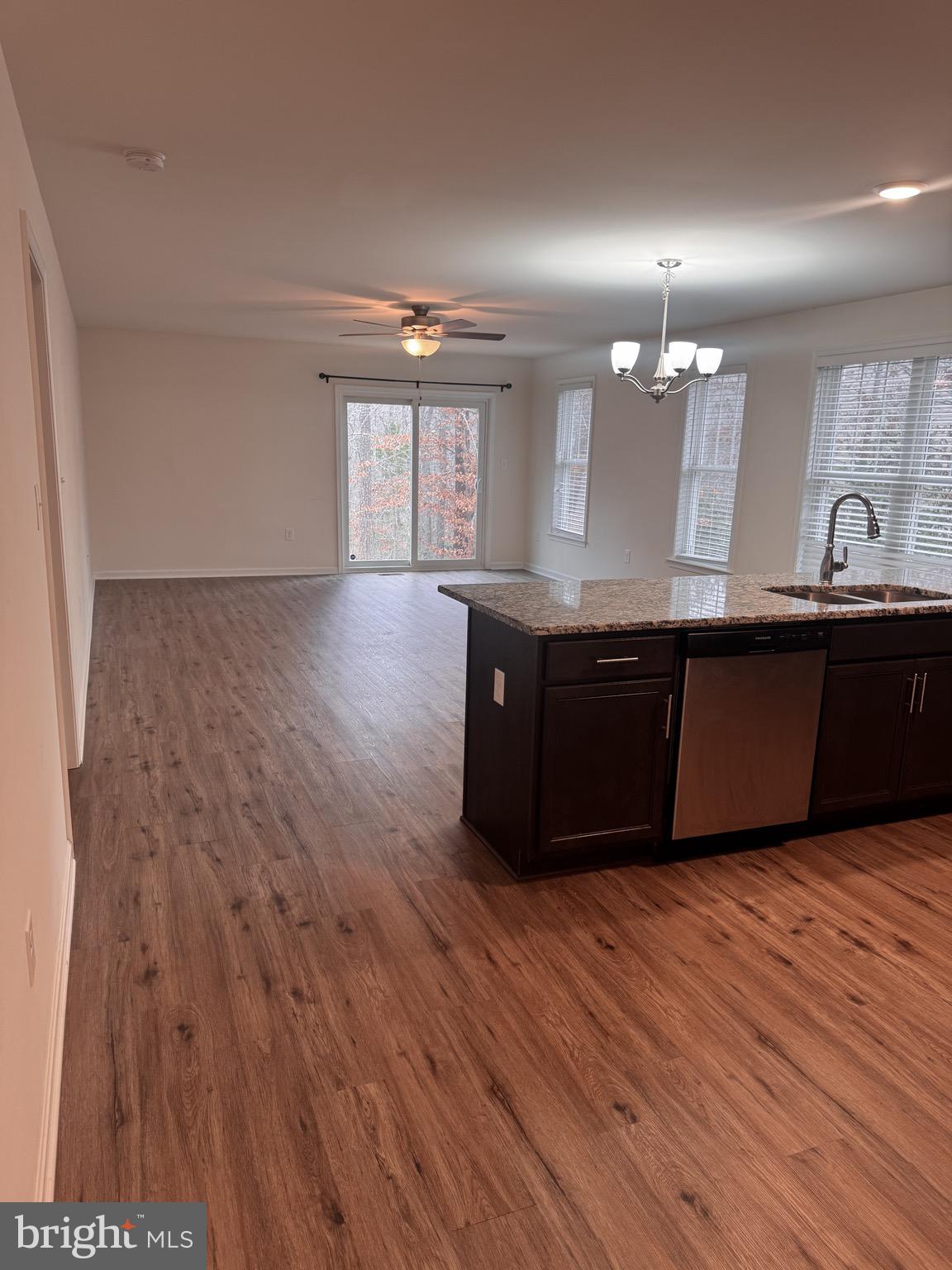 LAKE LAND OR - Residential Lease