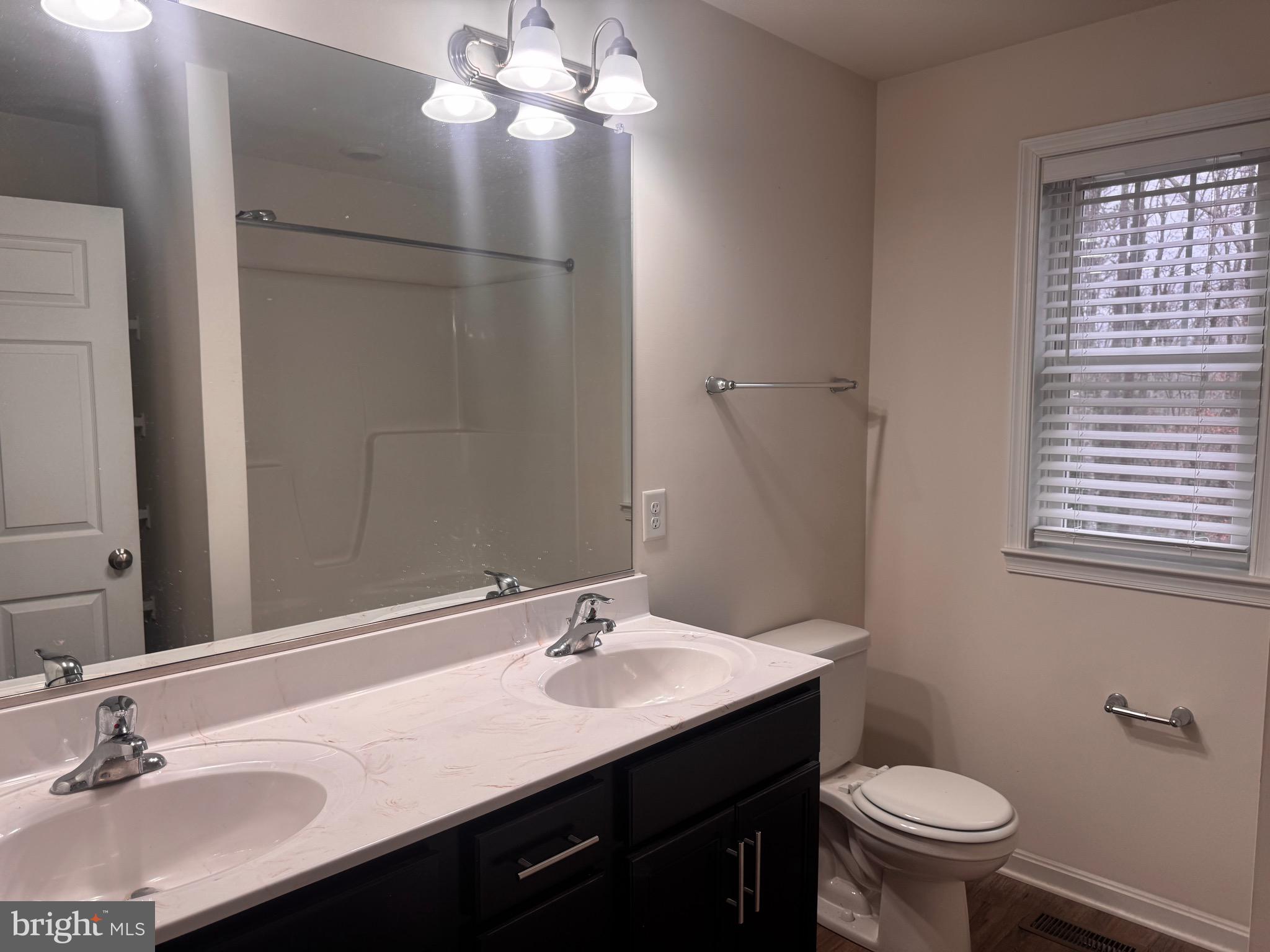 LAKE LAND OR - Residential Lease