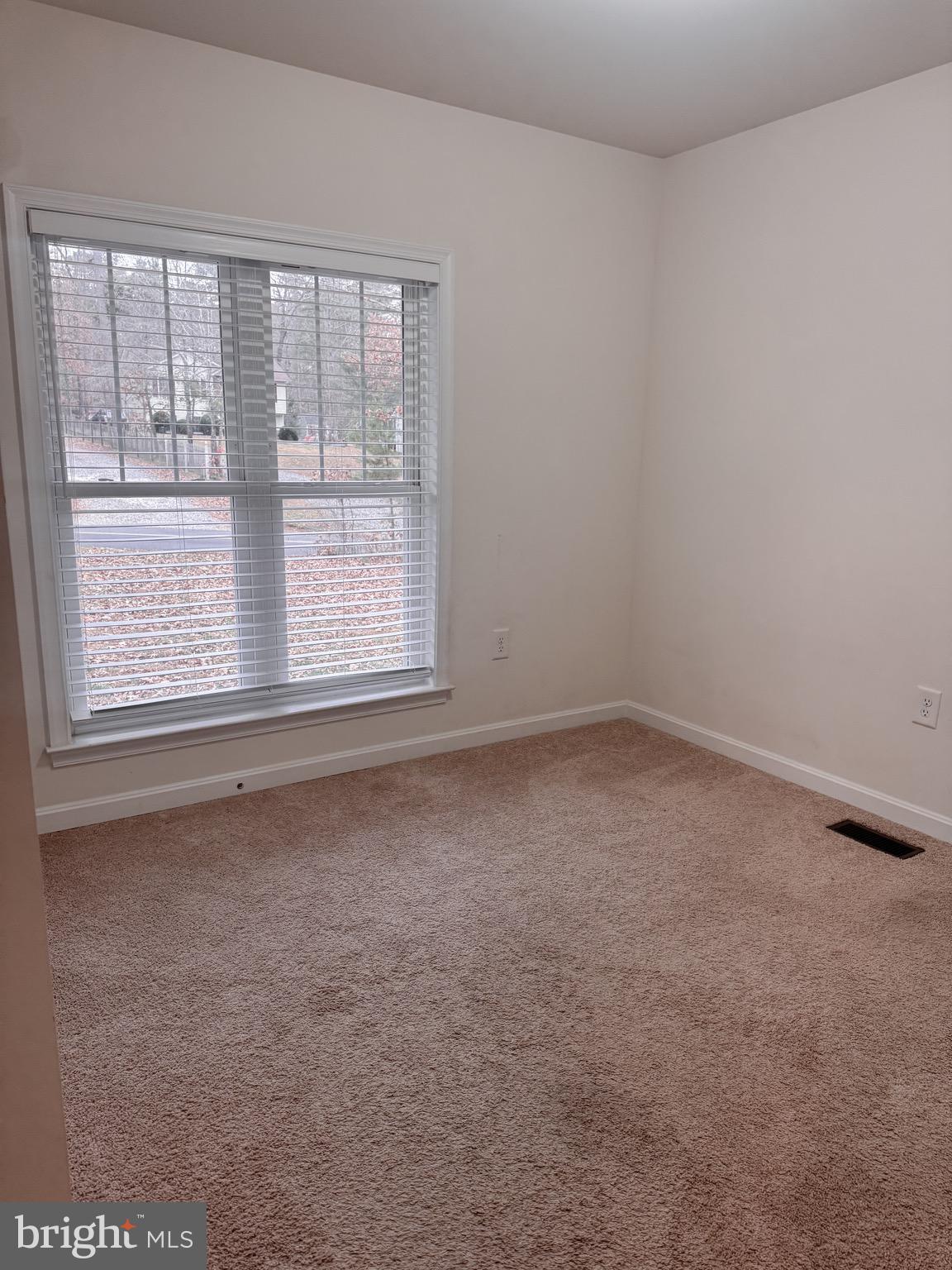 LAKE LAND OR - Residential Lease