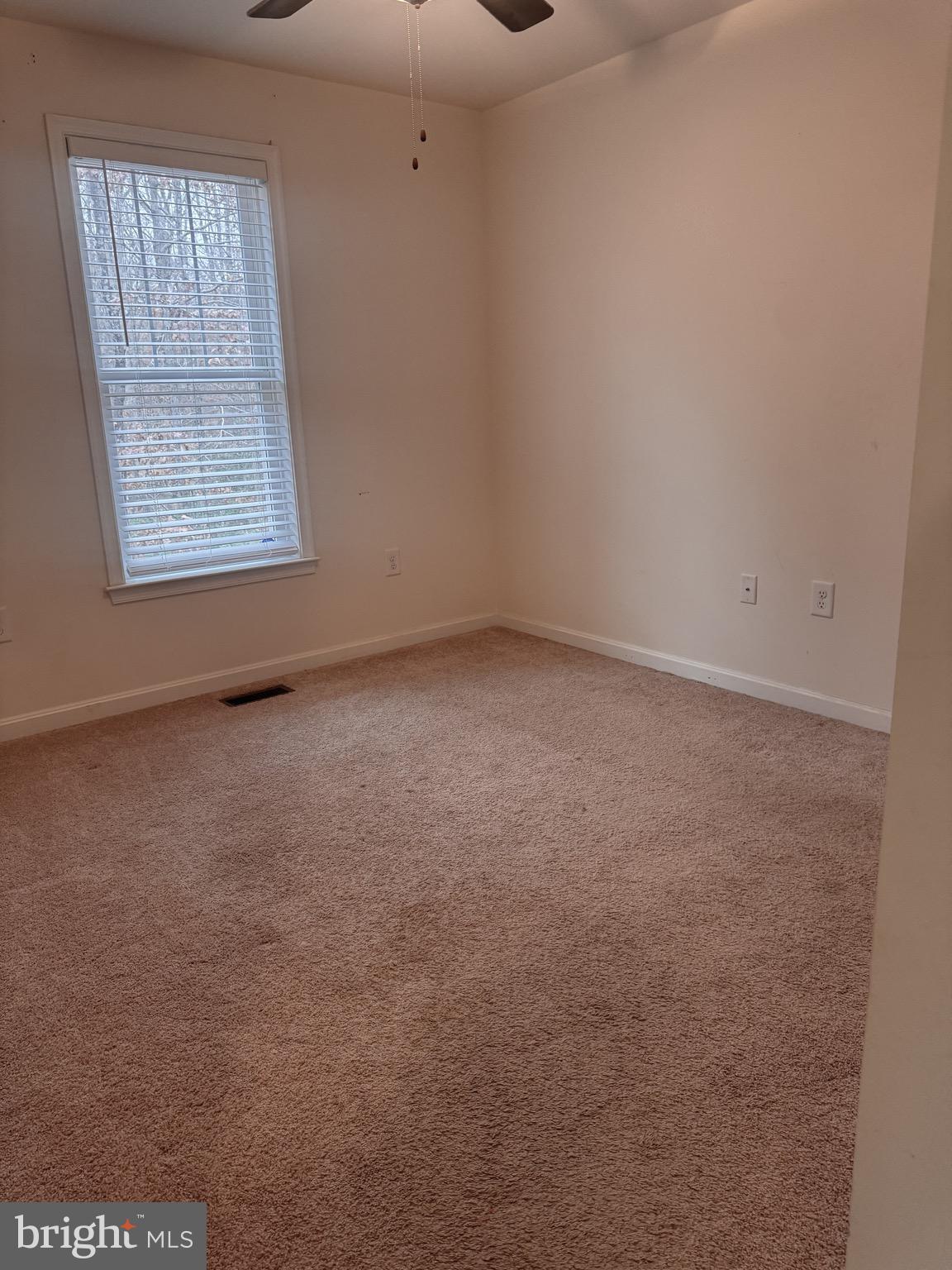 LAKE LAND OR - Residential Lease