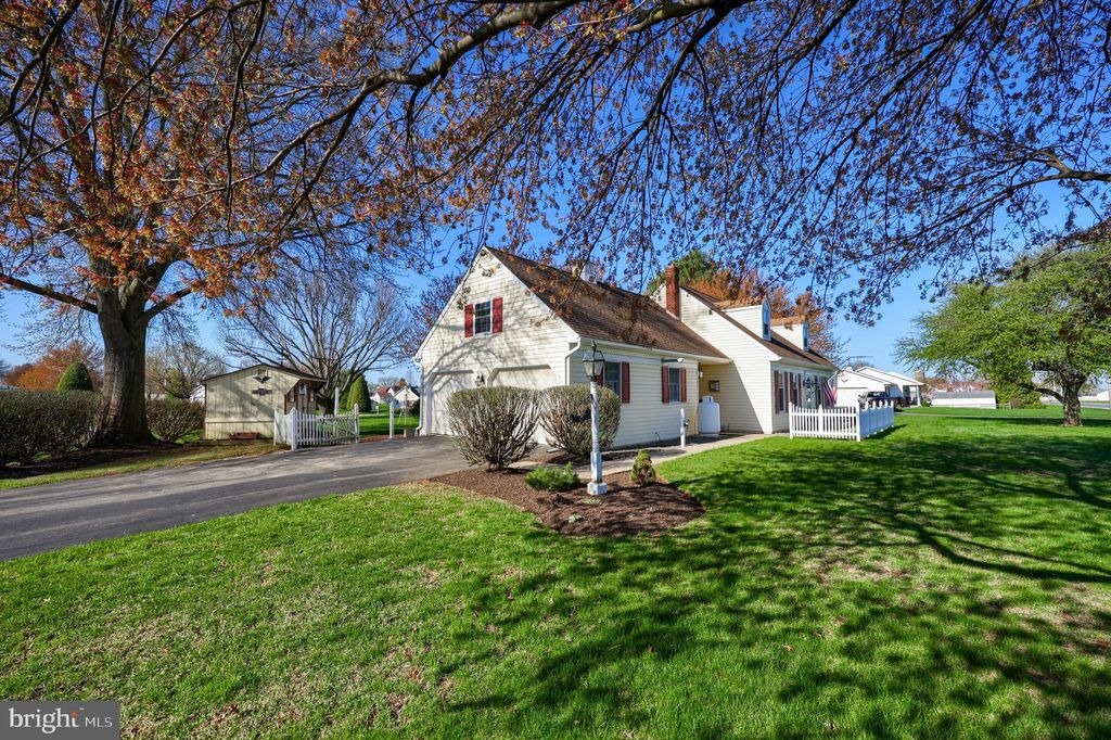 Photo of 2 Kings Court, GORDONVILLE, PA 17529 (MLS # PALA2070466)