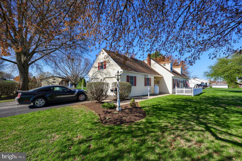 Photo of 2 Kings Court, GORDONVILLE, PA 17529 (MLS # PALA2070466)