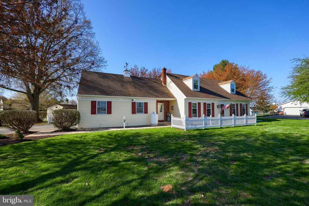 Photo of 2 Kings Court, GORDONVILLE, PA 17529 (MLS # PALA2070466)