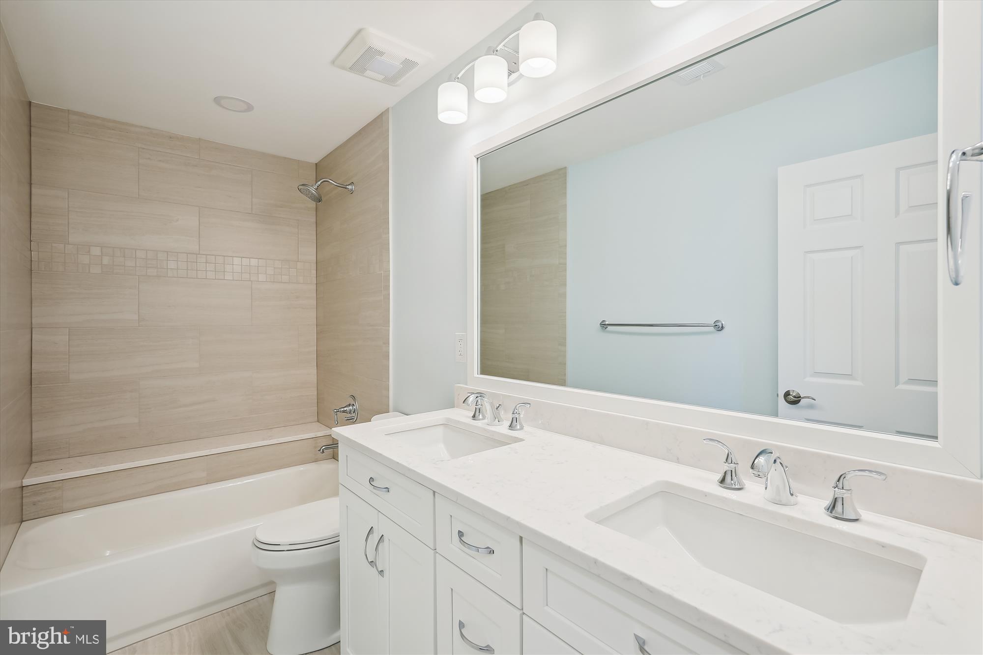 BLOOMS CROSSING - Residential Lease