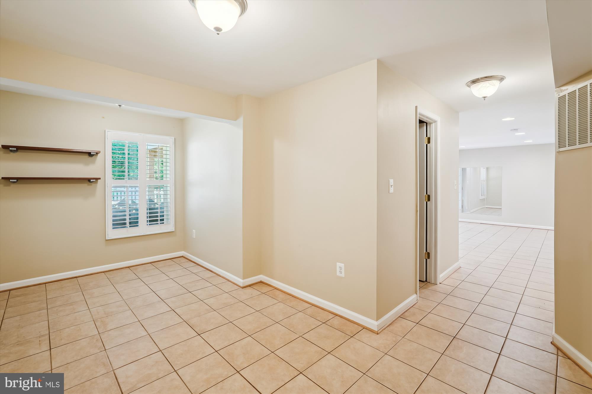 BLOOMS CROSSING - Residential Lease