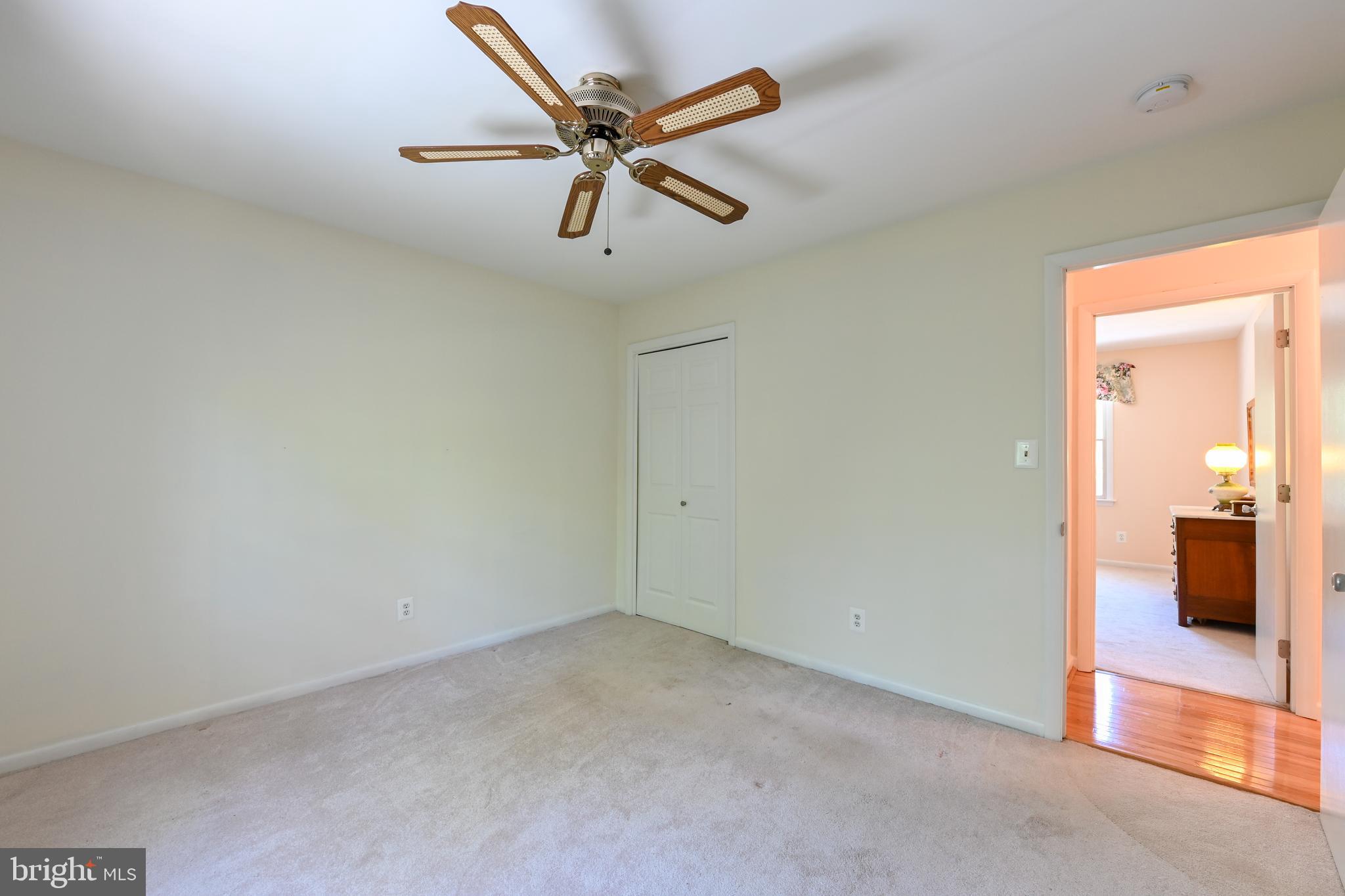 ROLLING KNOLLS - Residential