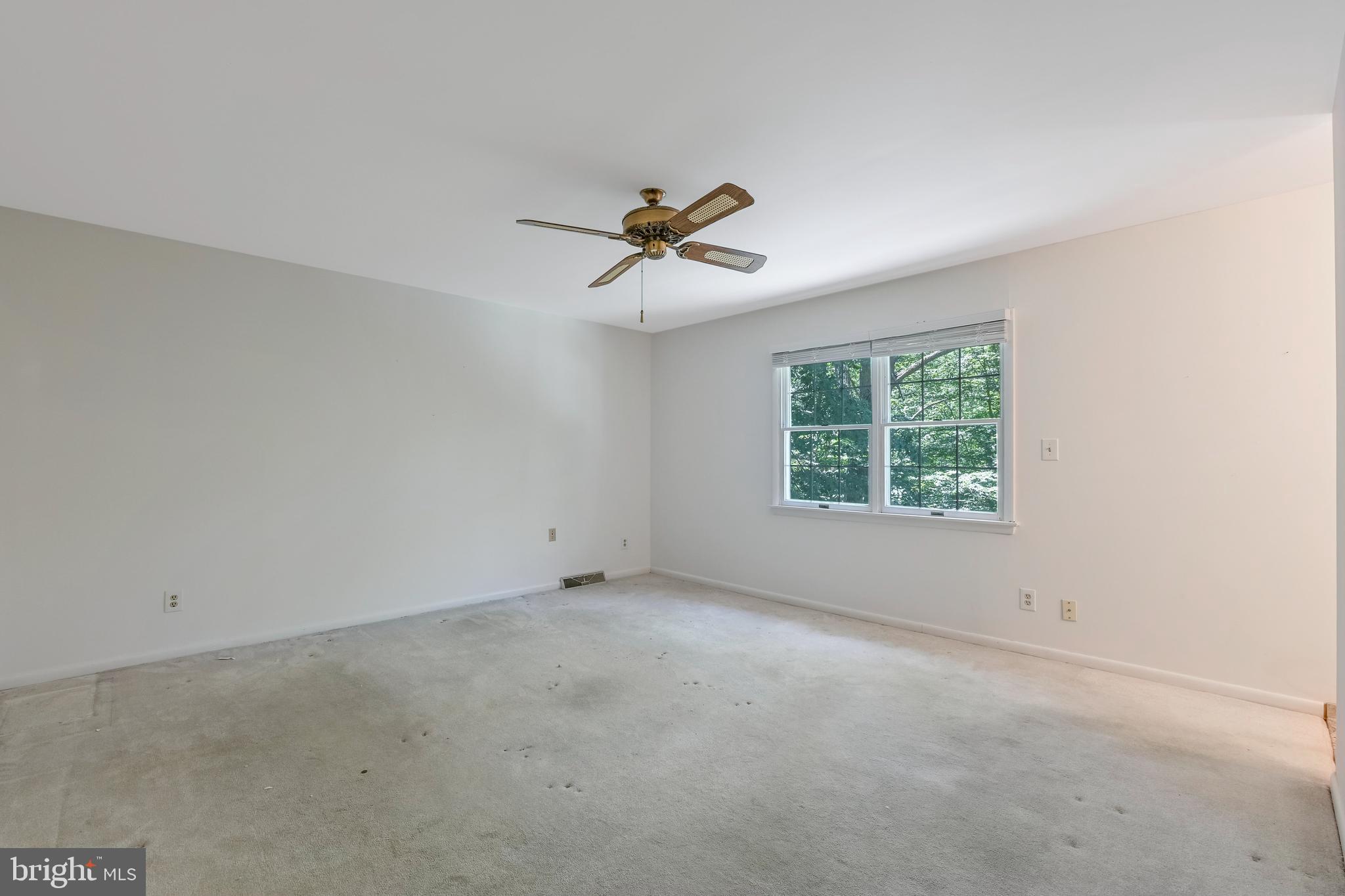 ROLLING KNOLLS - Residential