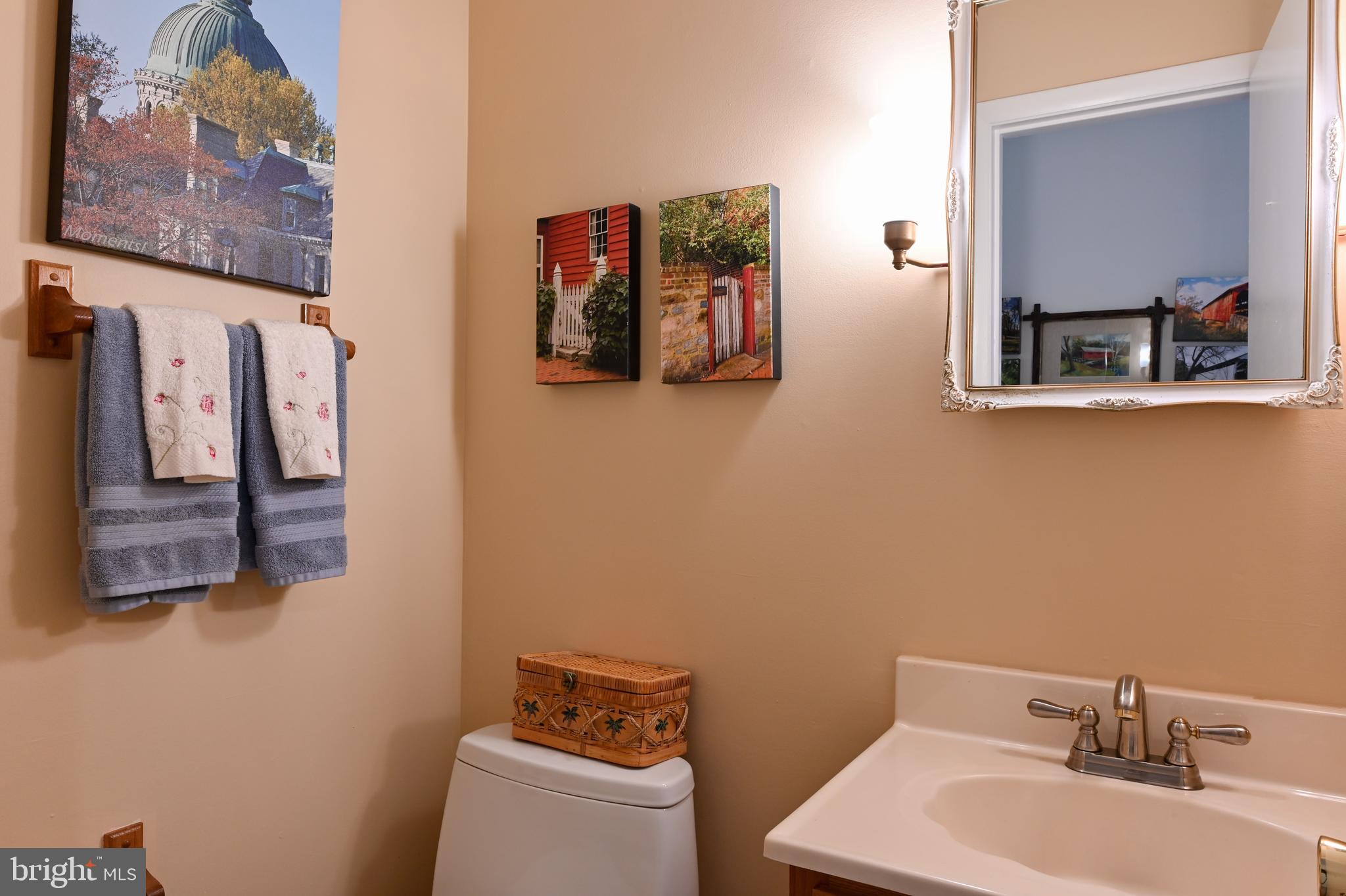 ROLLING KNOLLS - Residential