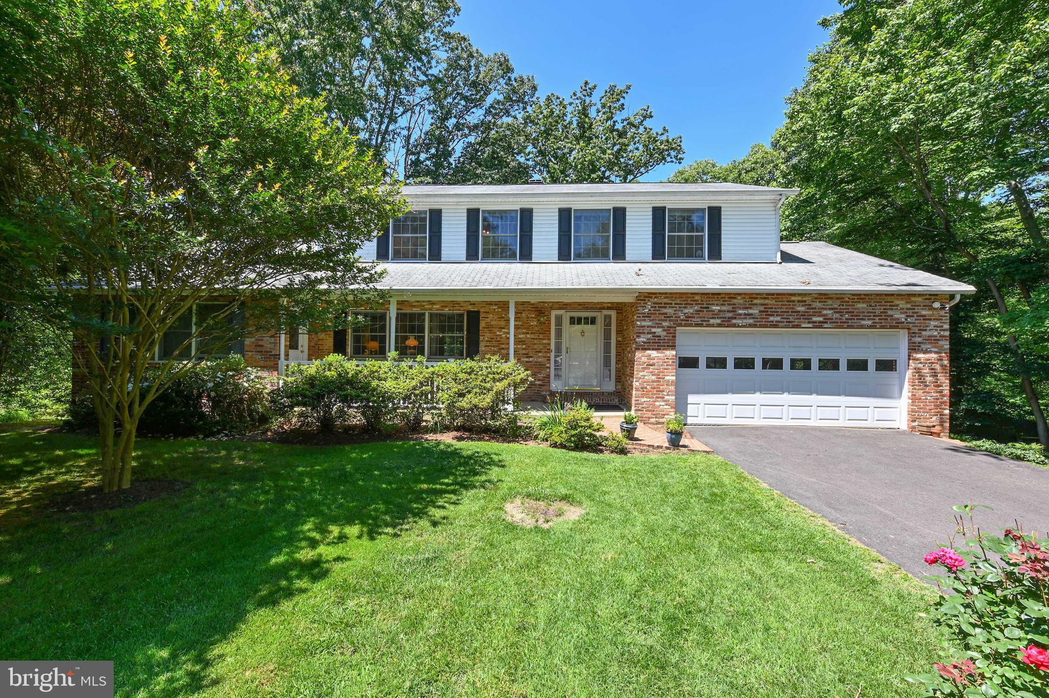 ROLLING KNOLLS - Residential