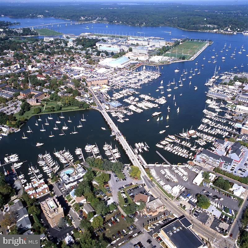 ROLLING KNOLLS - Residential