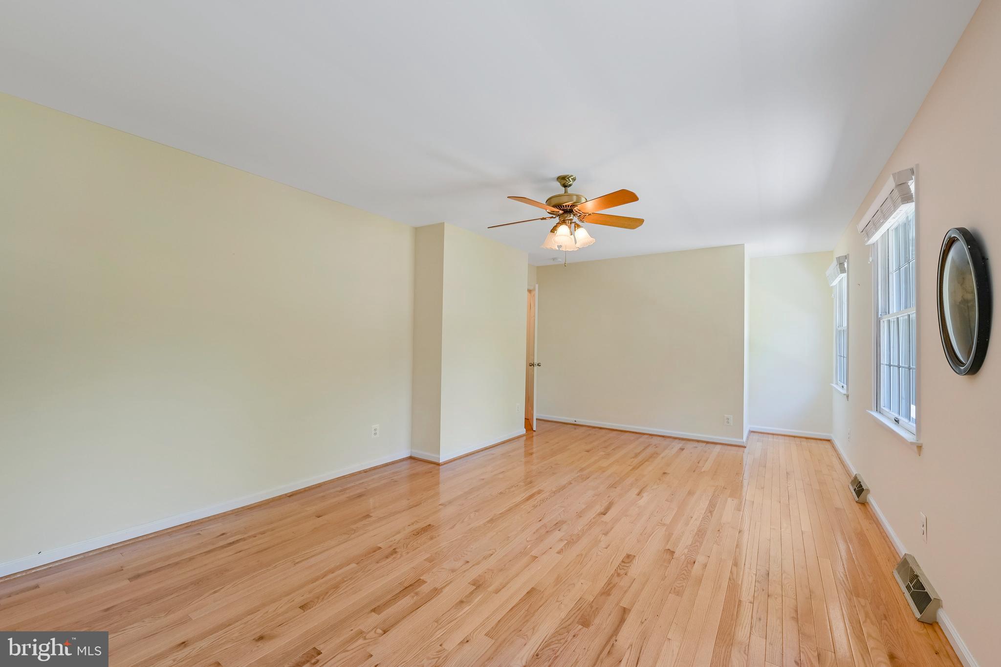 ROLLING KNOLLS - Residential