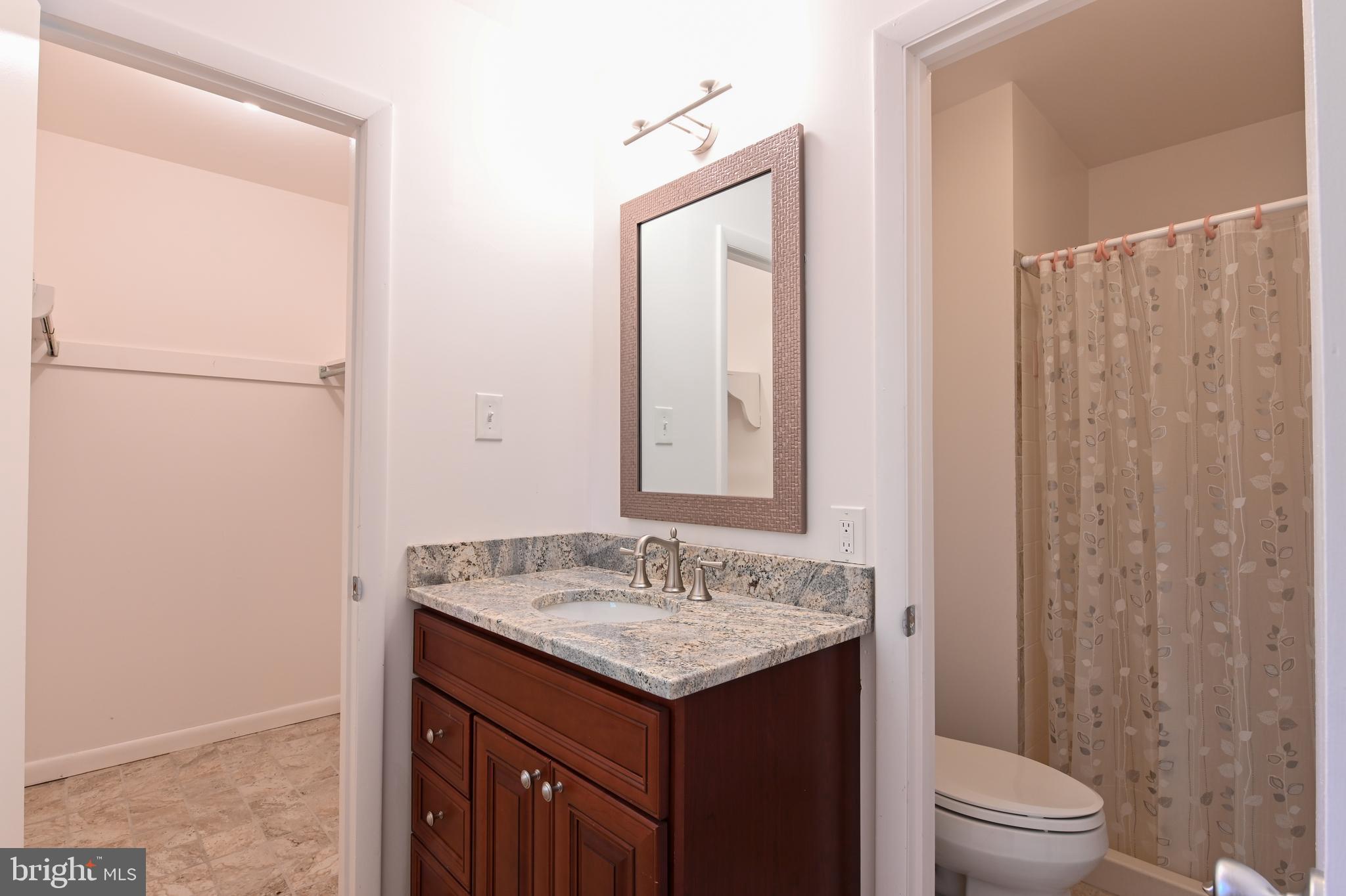 ROLLING KNOLLS - Residential