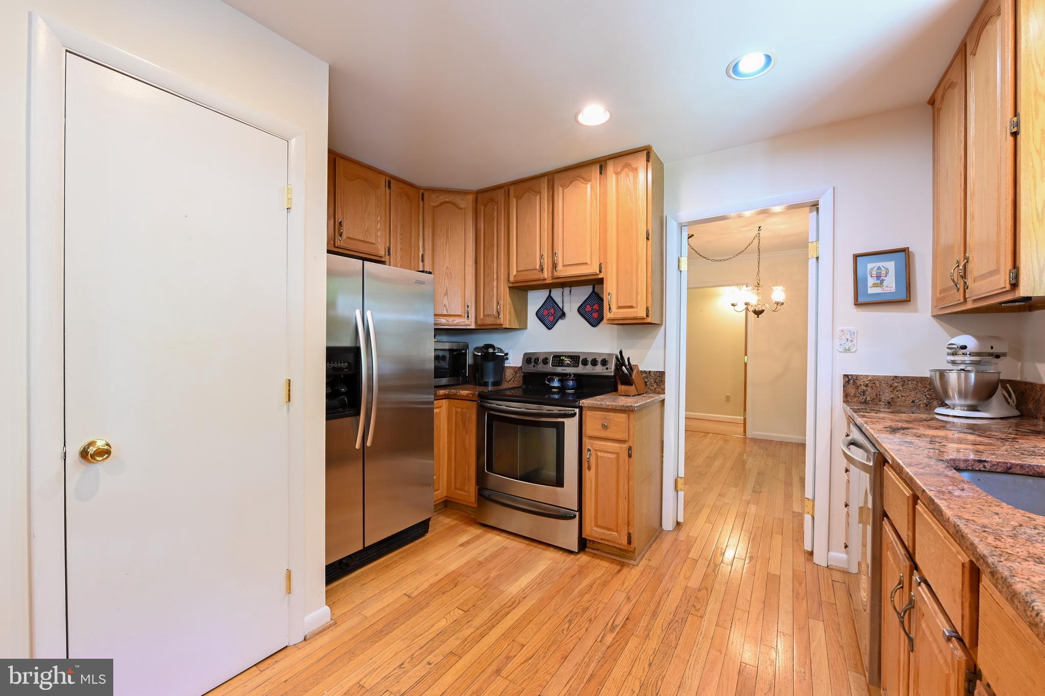 ROLLING KNOLLS - Residential