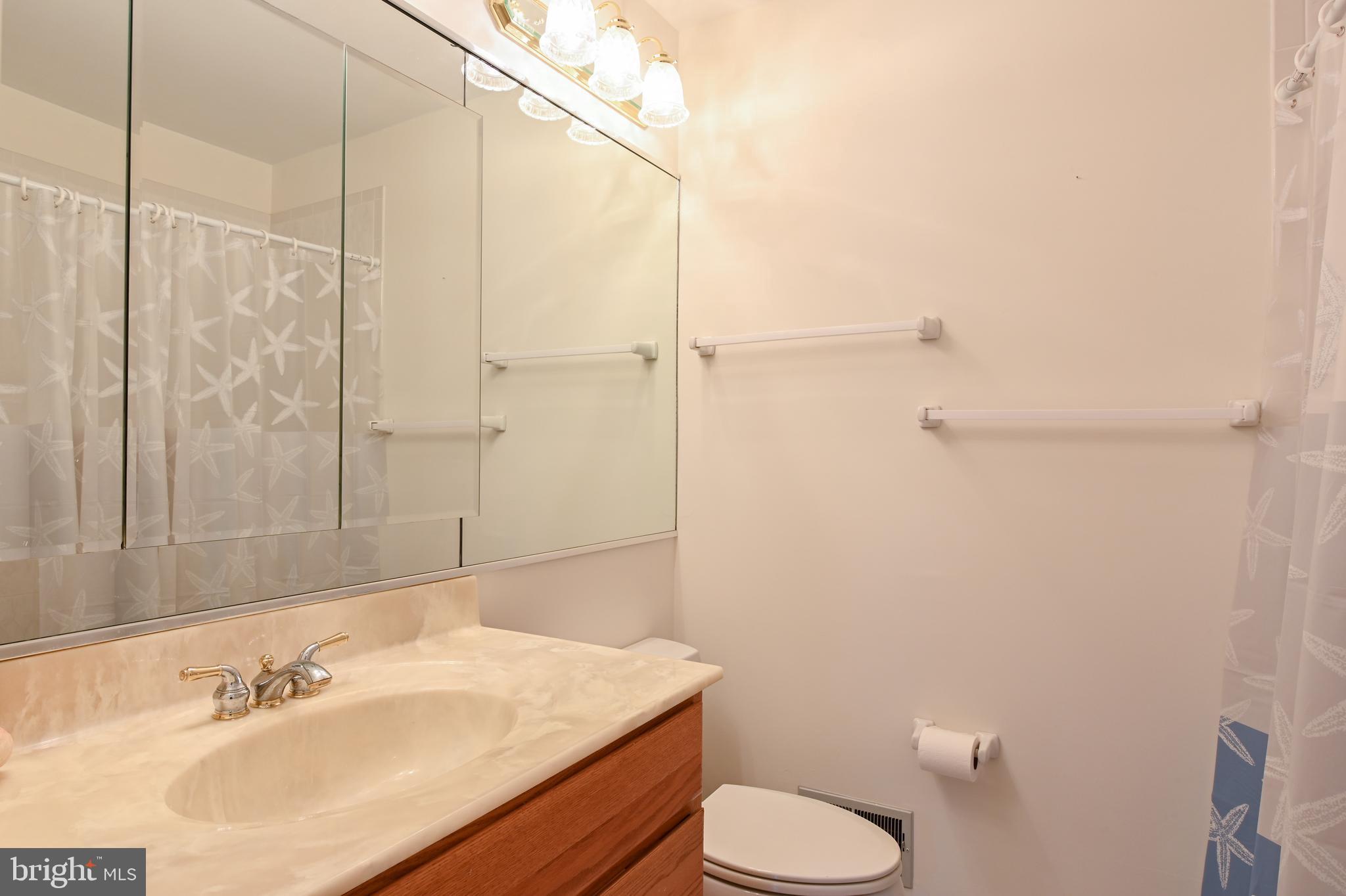 ROLLING KNOLLS - Residential