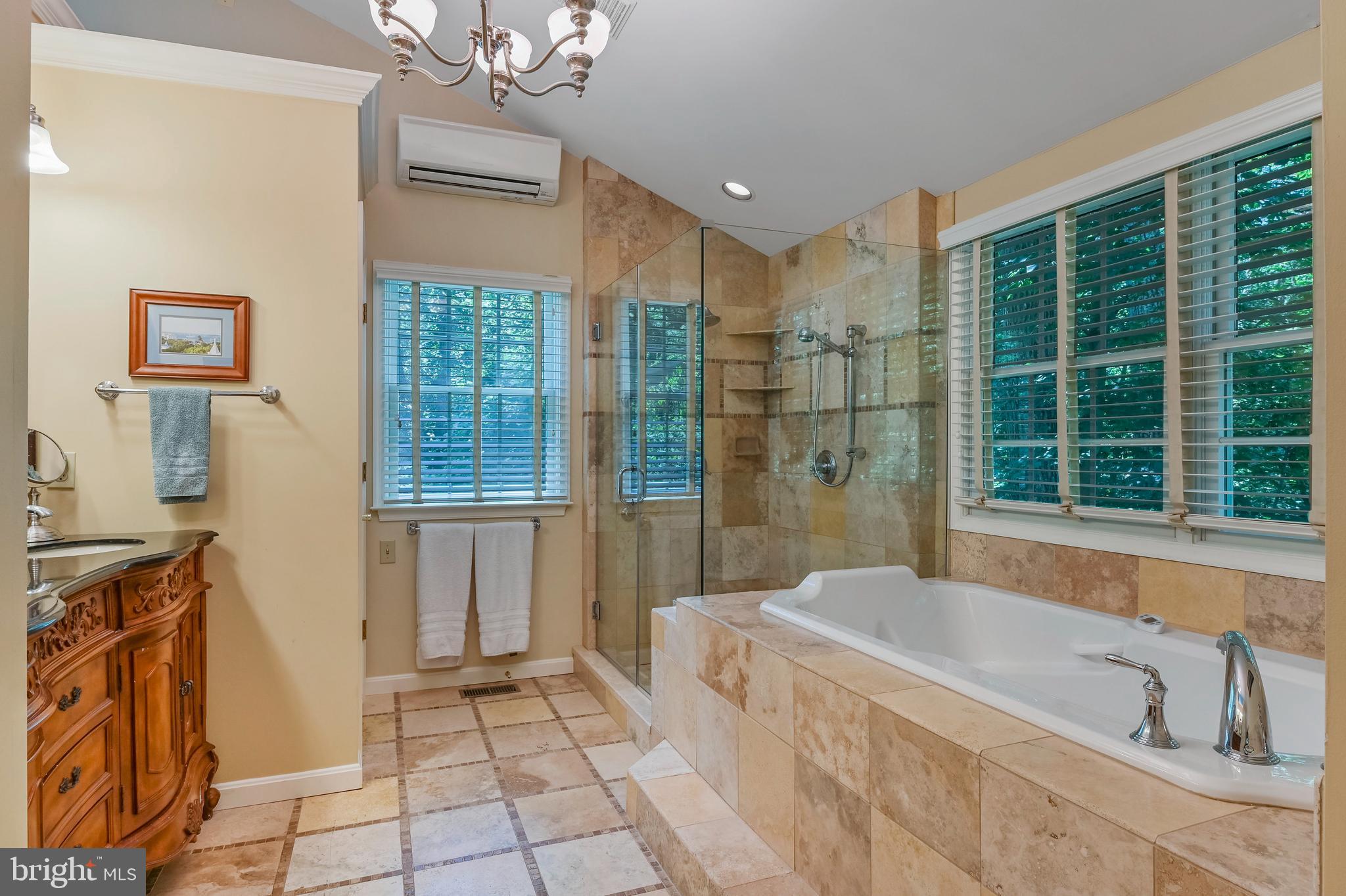 ROLLING KNOLLS - Residential