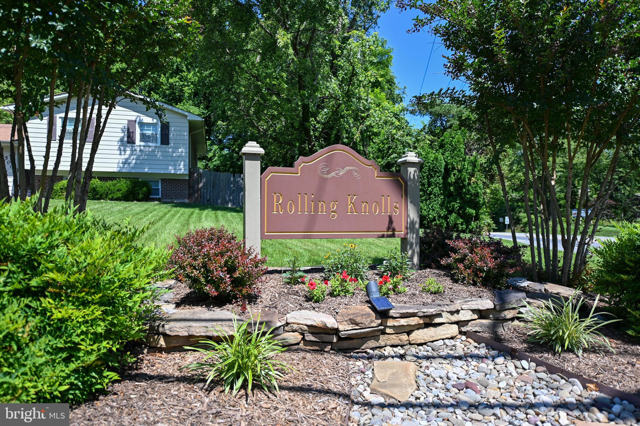 ROLLING KNOLLS - Residential