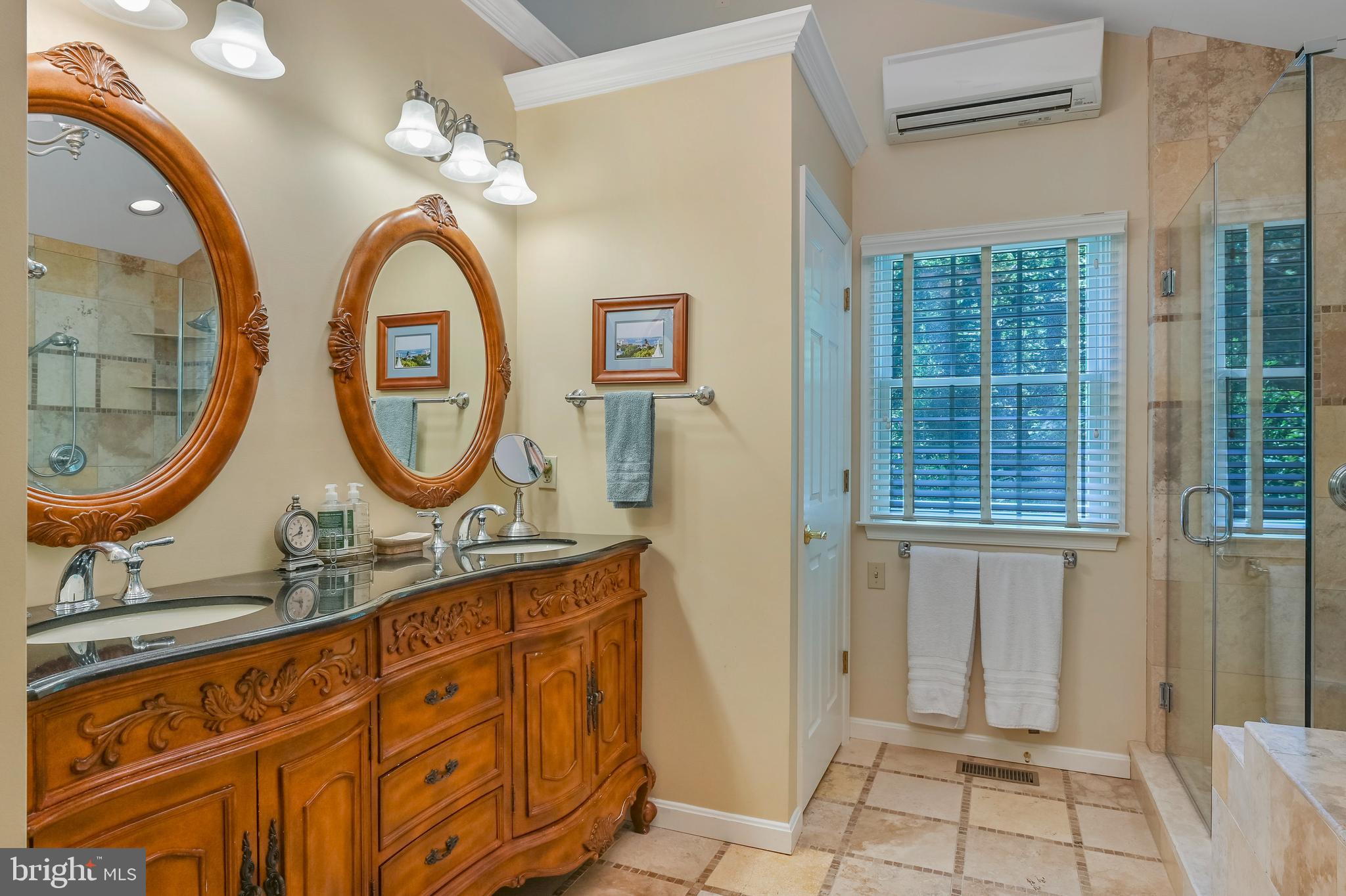 ROLLING KNOLLS - Residential