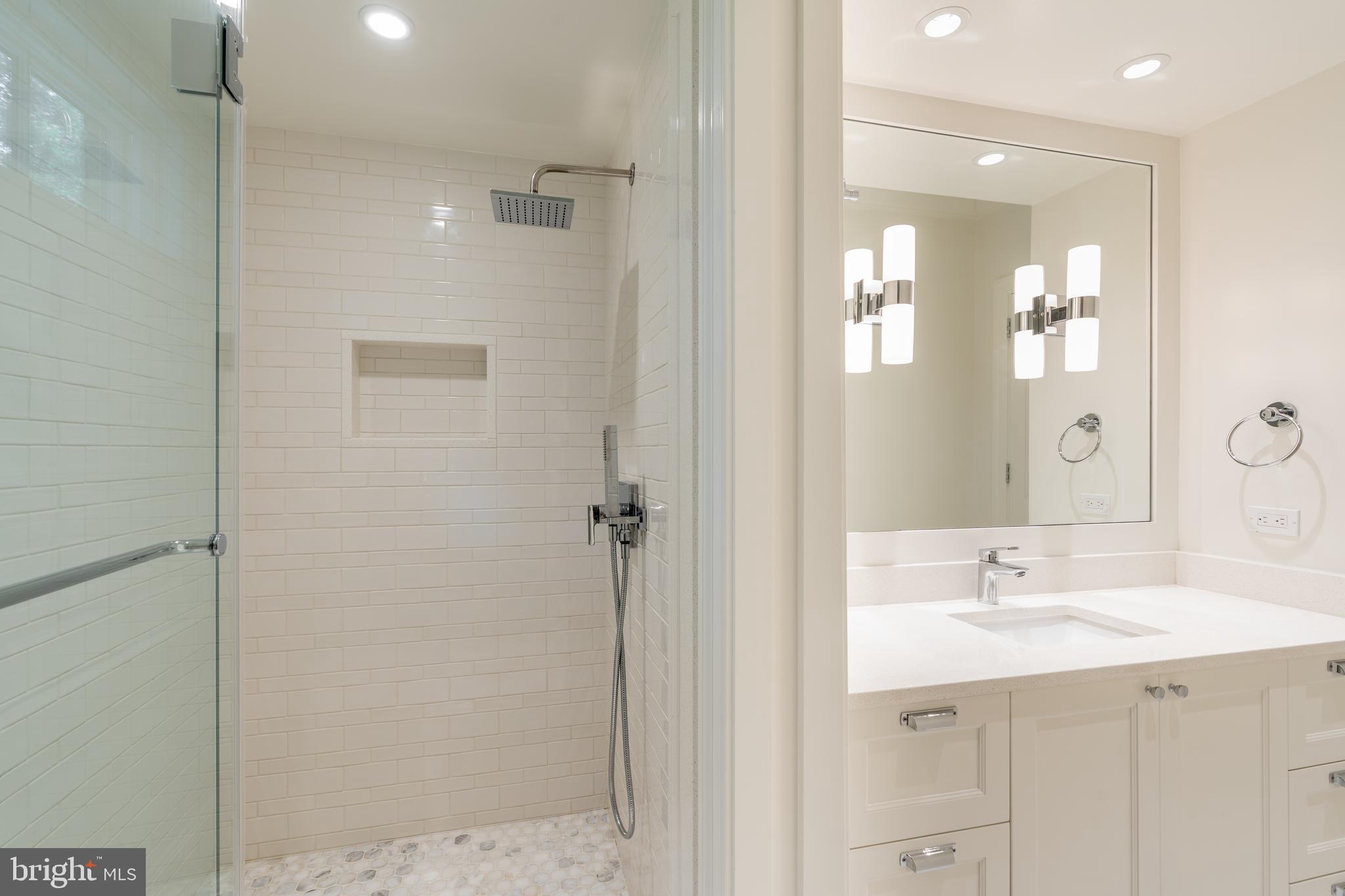 AVENEL - Residential