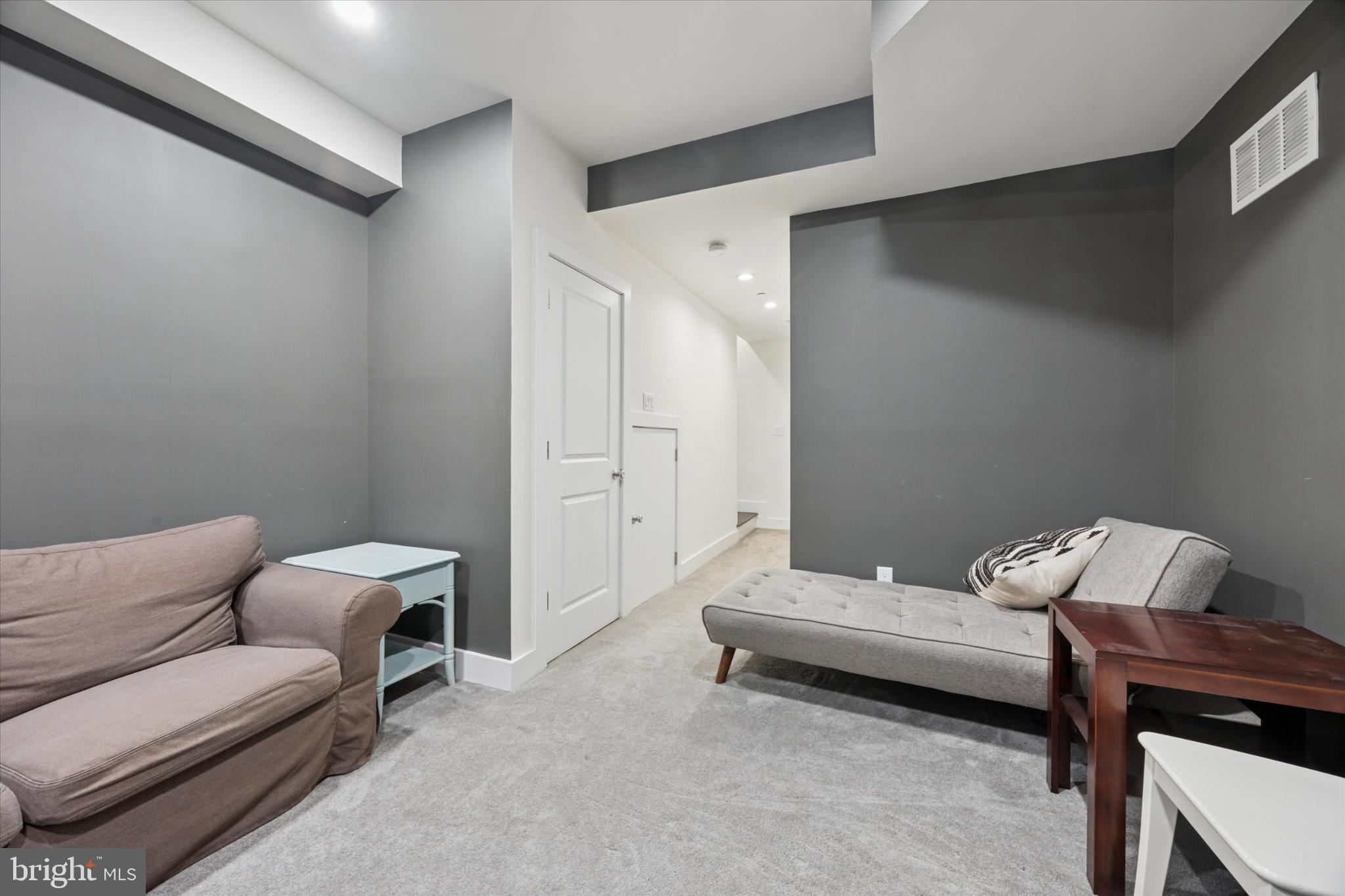 WEST POPLAR - Residential Lease