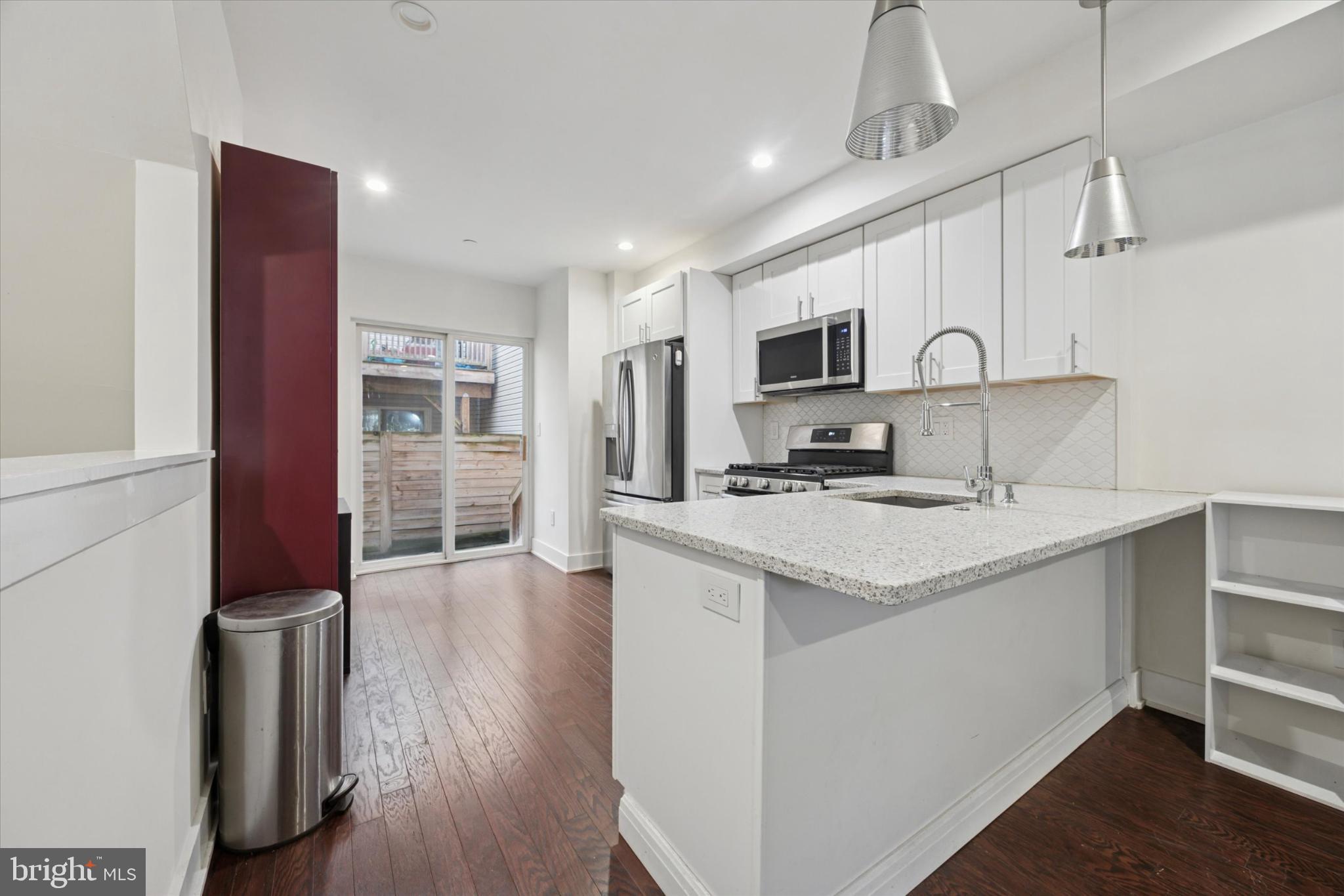 WEST POPLAR - Residential Lease