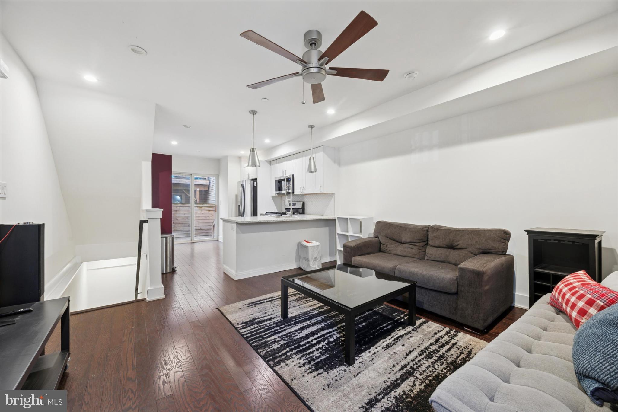 WEST POPLAR - Residential Lease