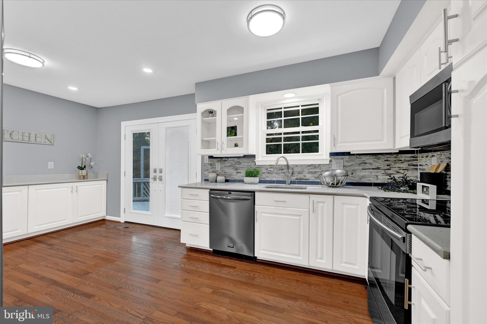 VILLAGE OF WHITE OAK - Residential