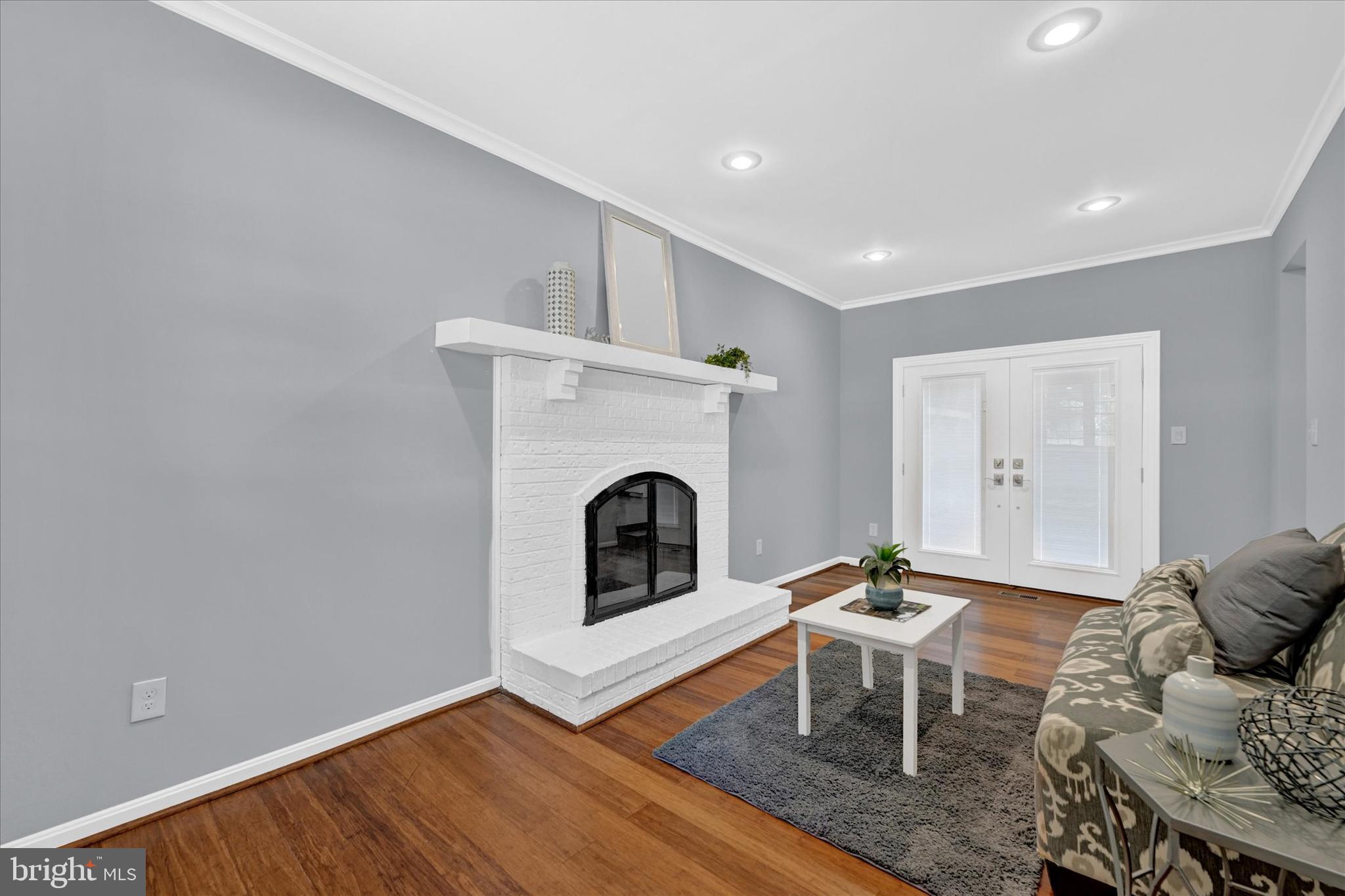 VILLAGE OF WHITE OAK - Residential