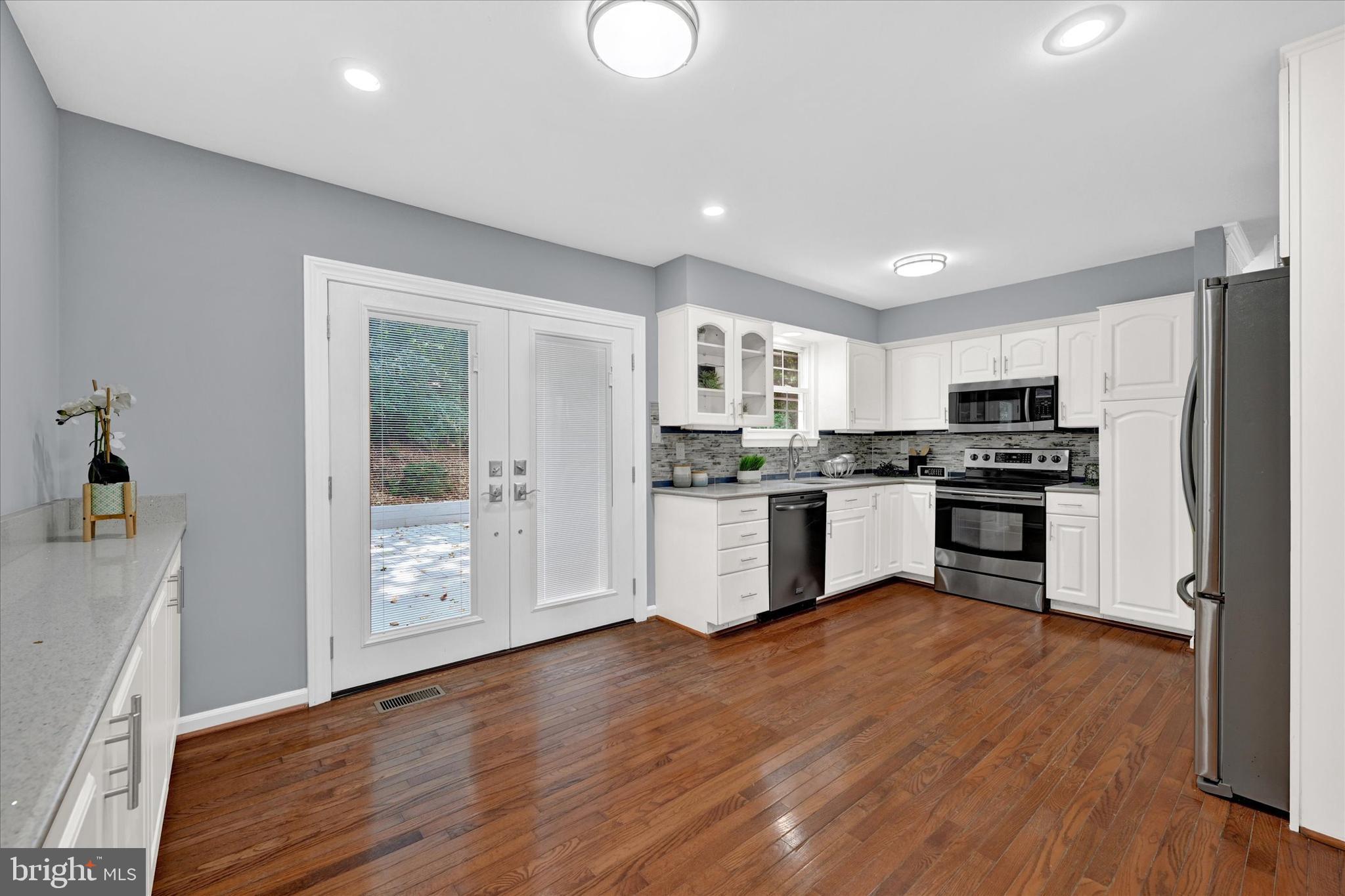 VILLAGE OF WHITE OAK - Residential