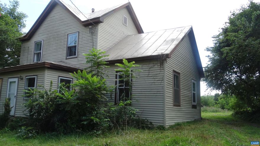 Old renovated Farm house on a serene lot with mountain views. (The land behind is not included) All new paint and some new flooring. One bedroom on main level. All appliances included. Excellent school district.