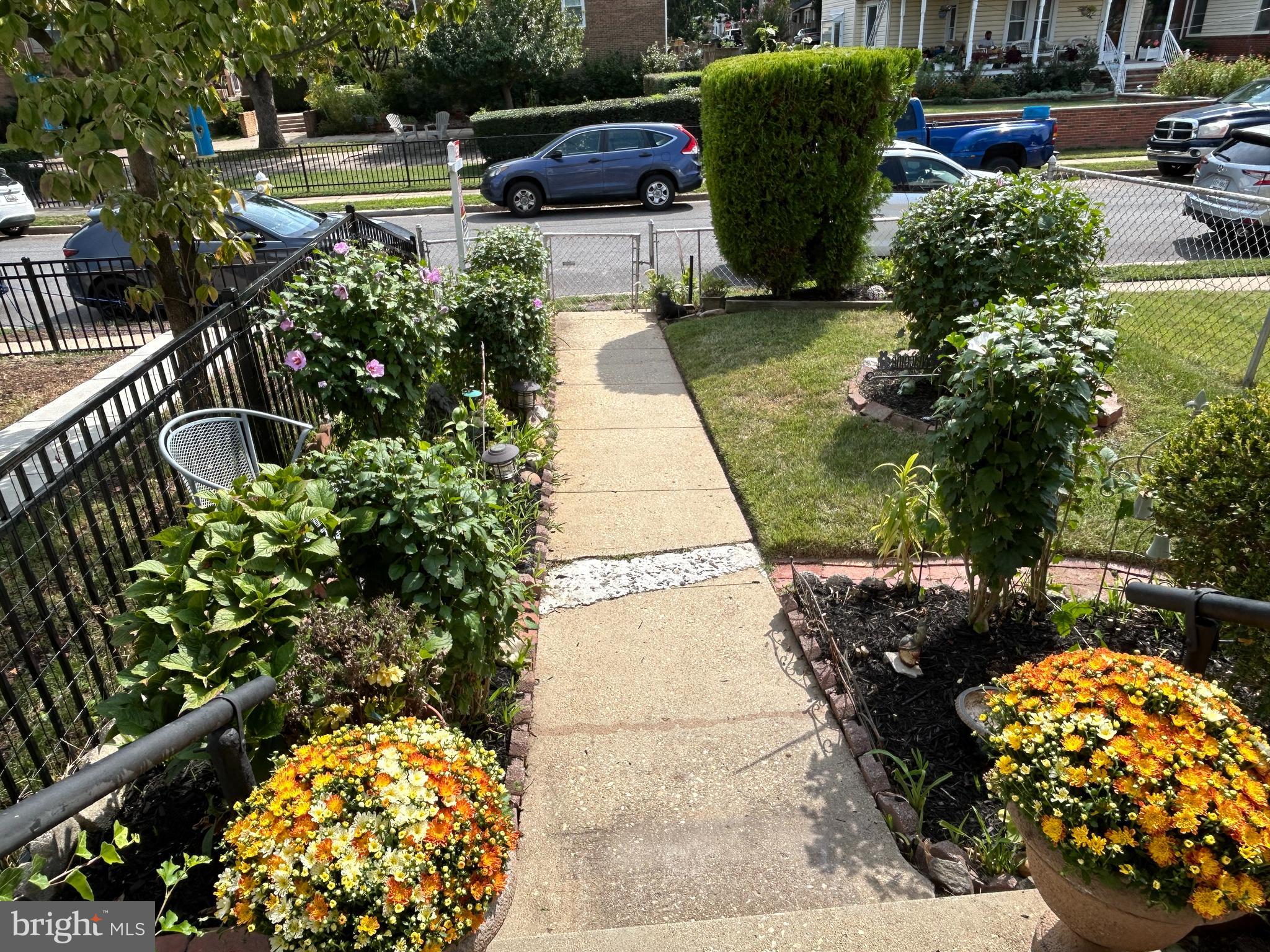 304 E NELSON AVENUE