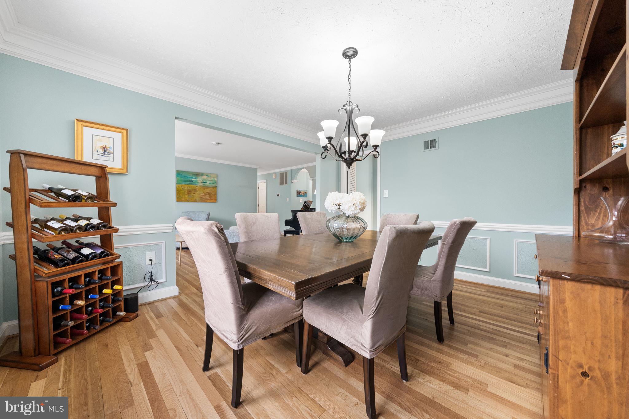 MANOR LAKE - Residential