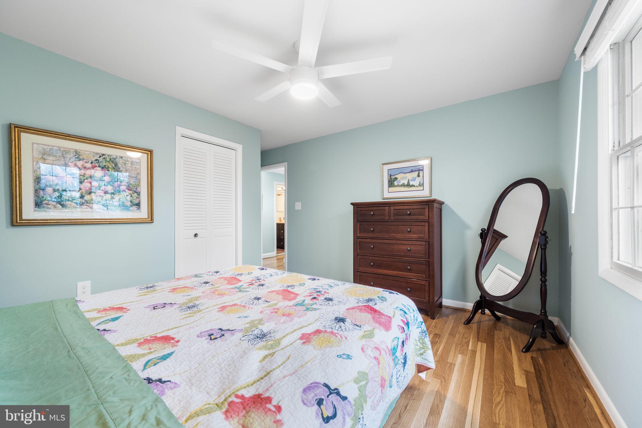 MANOR LAKE - Residential