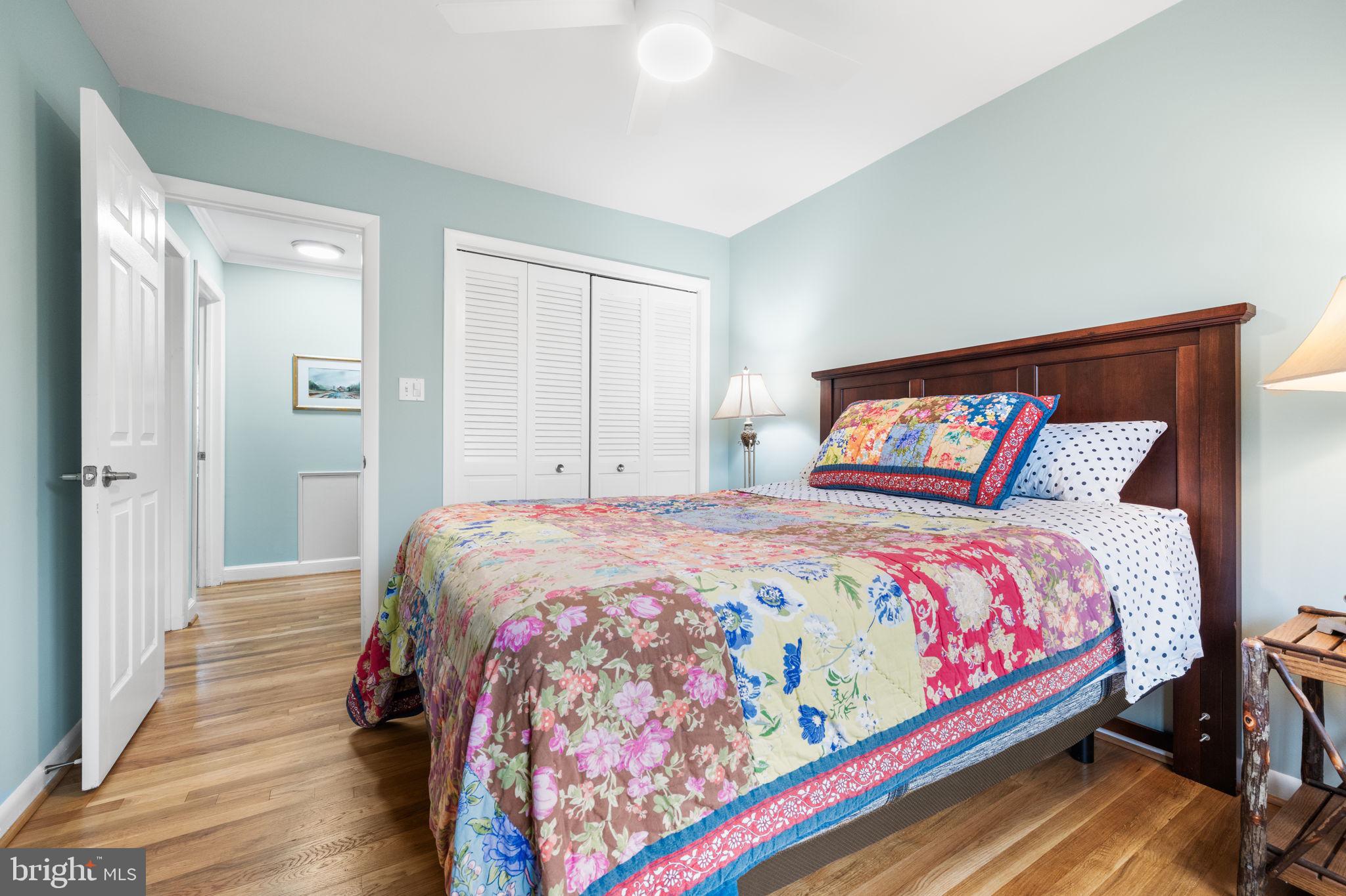 MANOR LAKE - Residential