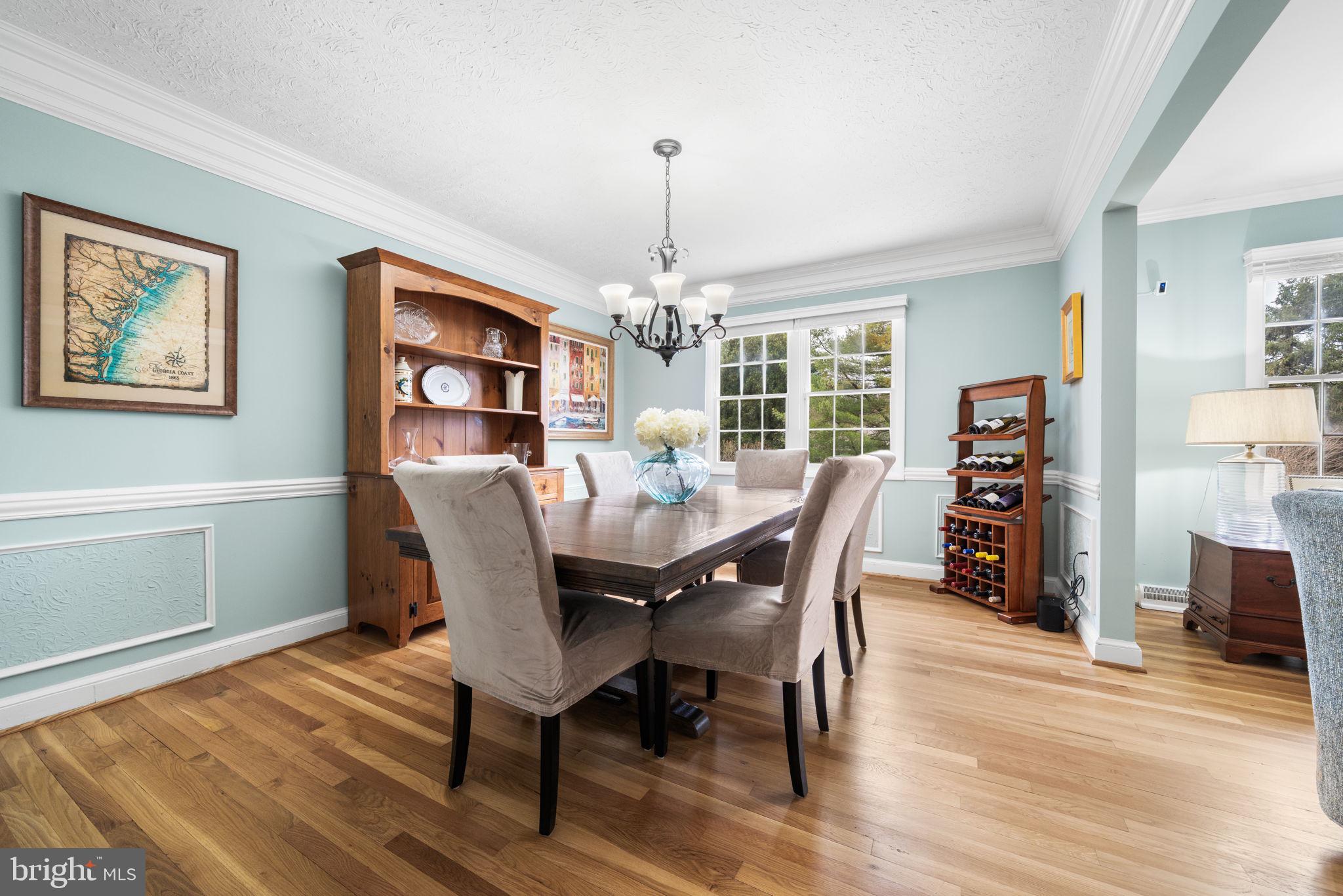 MANOR LAKE - Residential