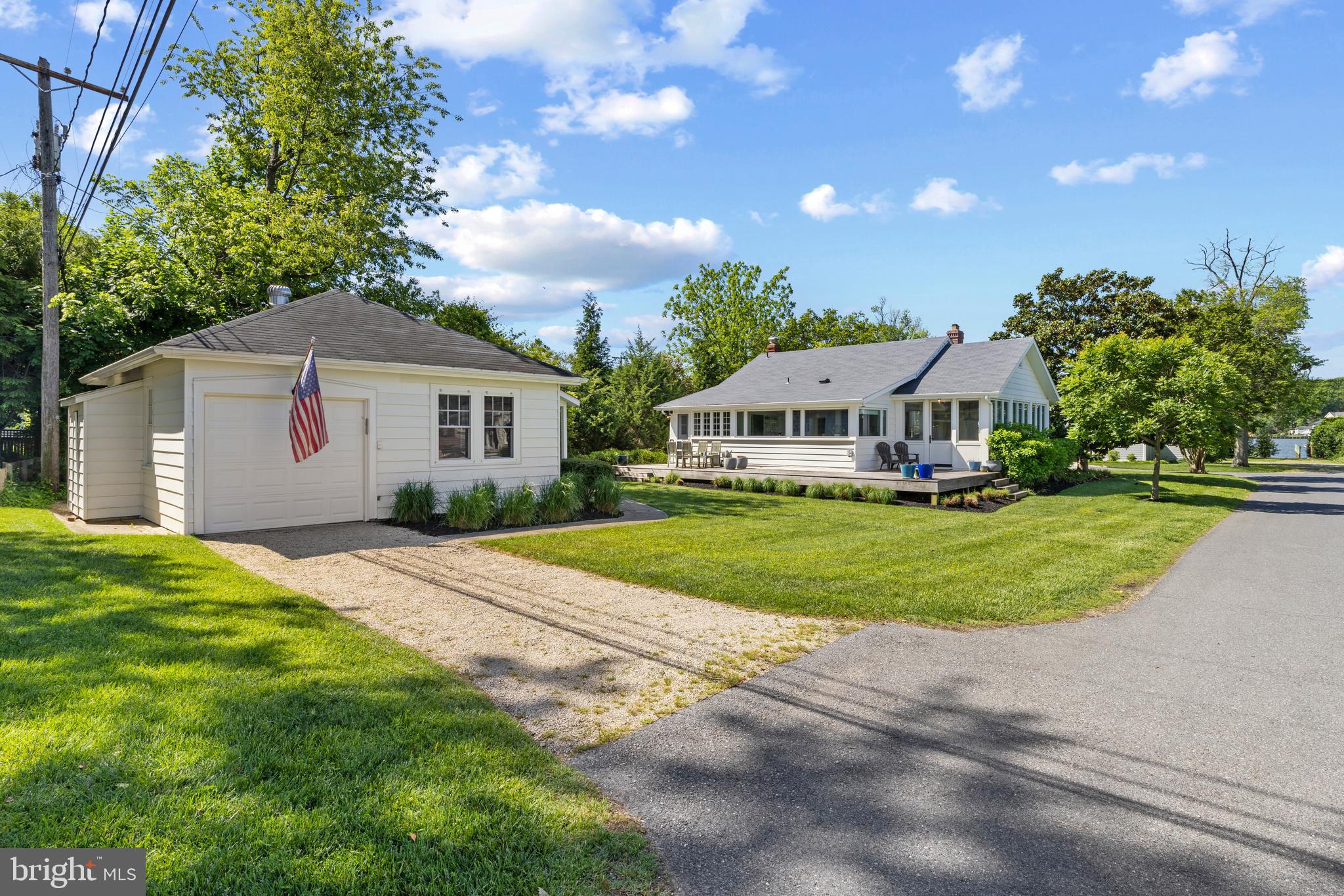 43 E LAKE DRIVE