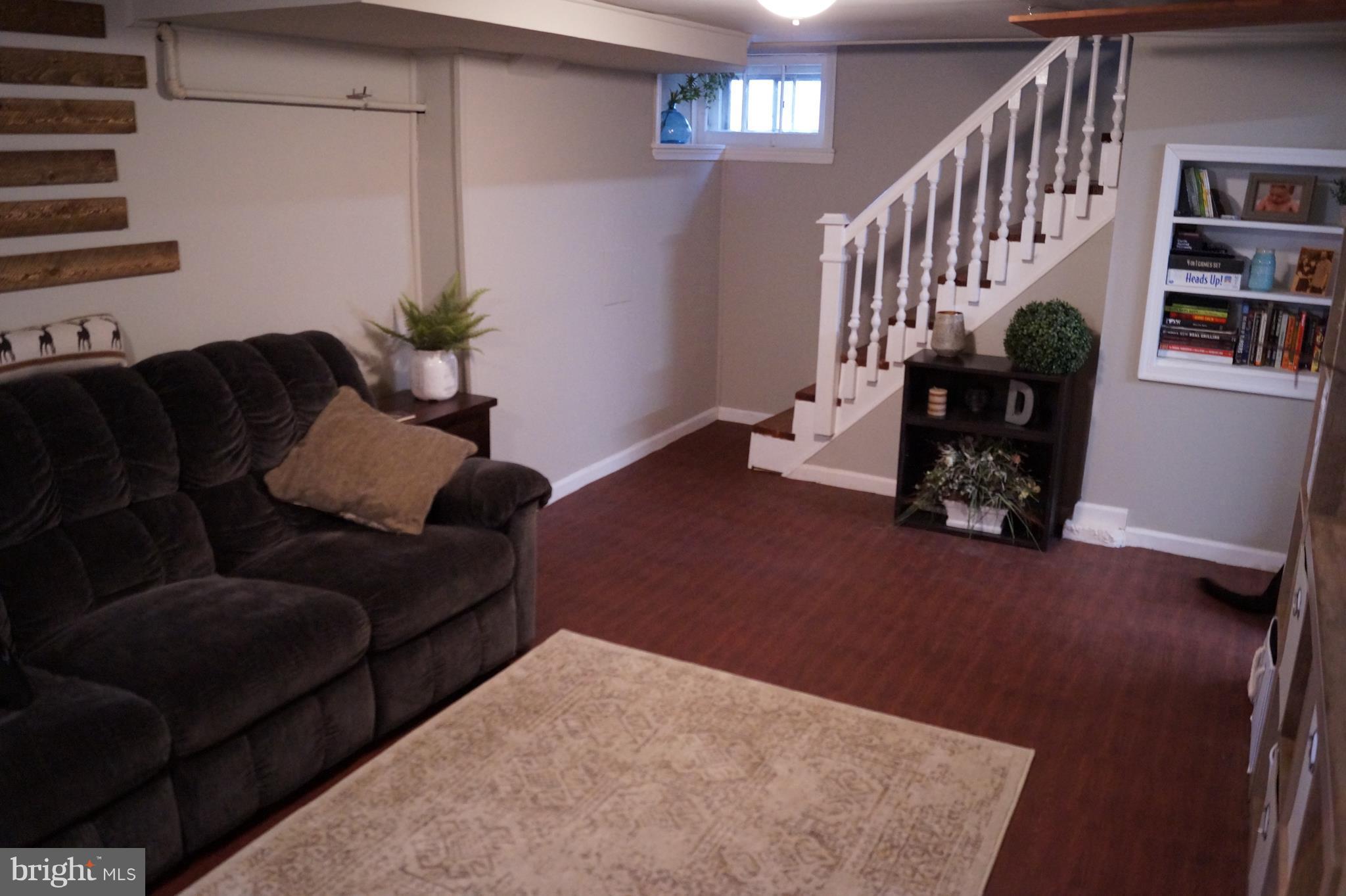 OAKLAND TERRACE - Residential