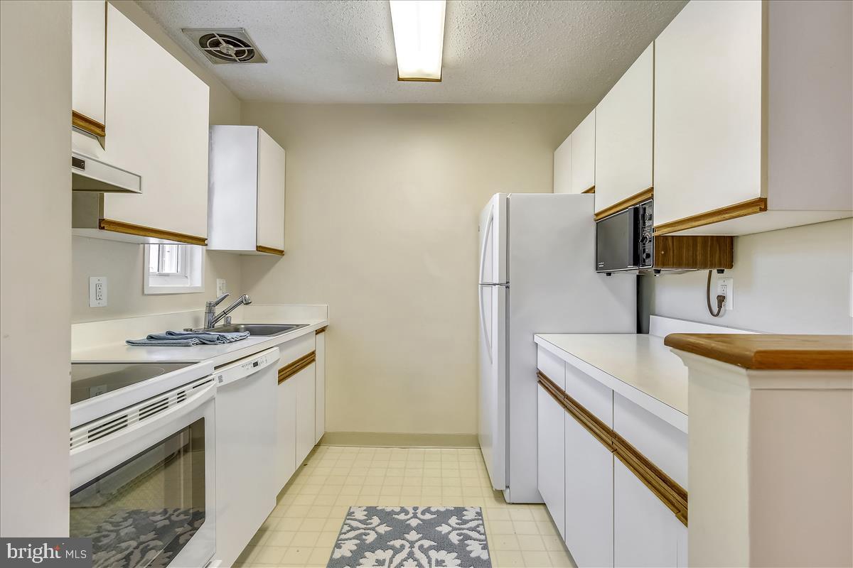 POTOWMACK CROSSING - Residential