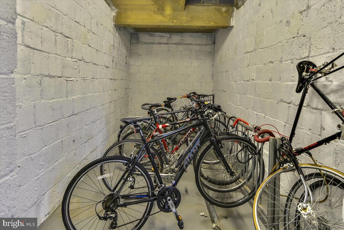 POTOWMACK CROSSING - Residential