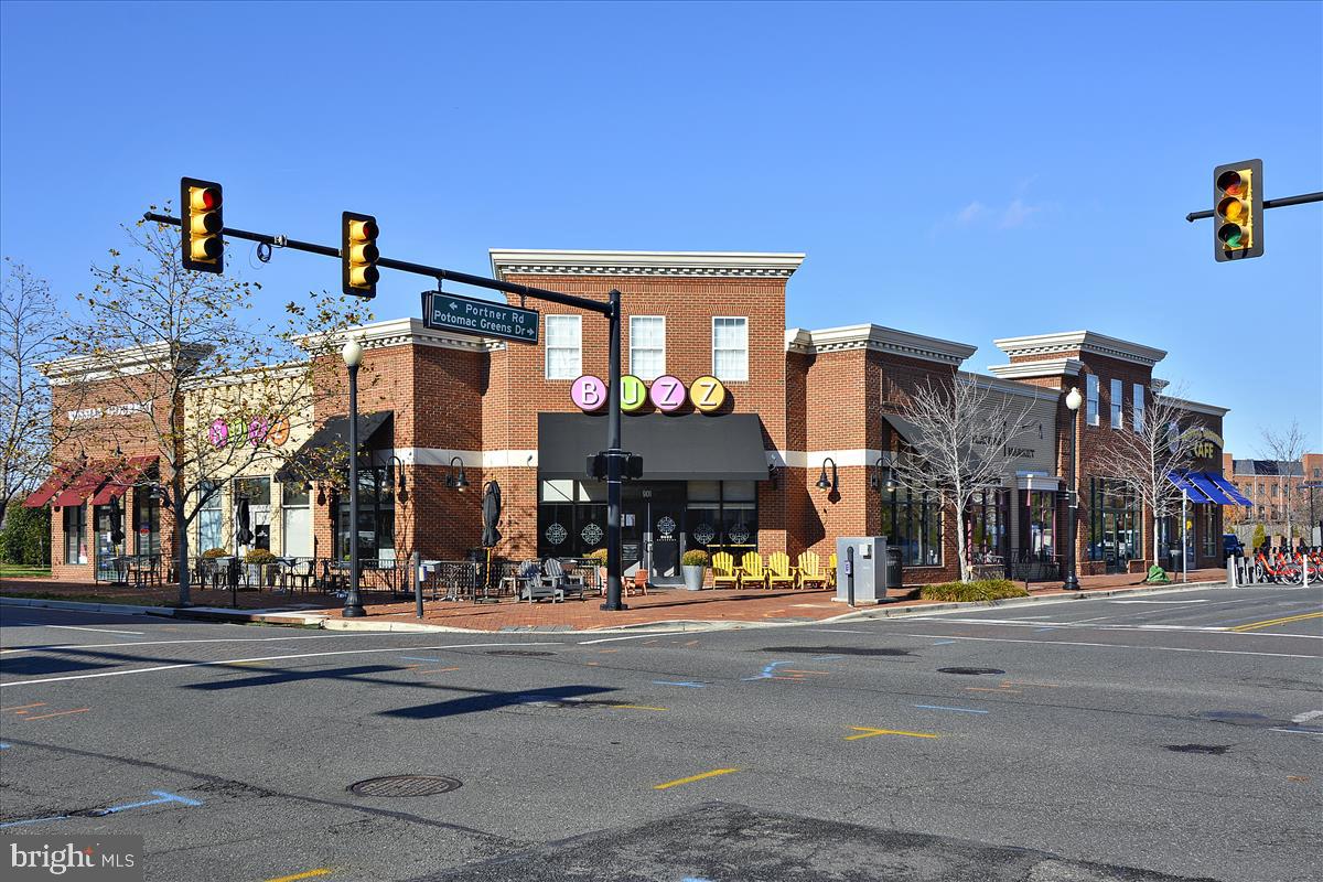 POTOWMACK CROSSING - Residential