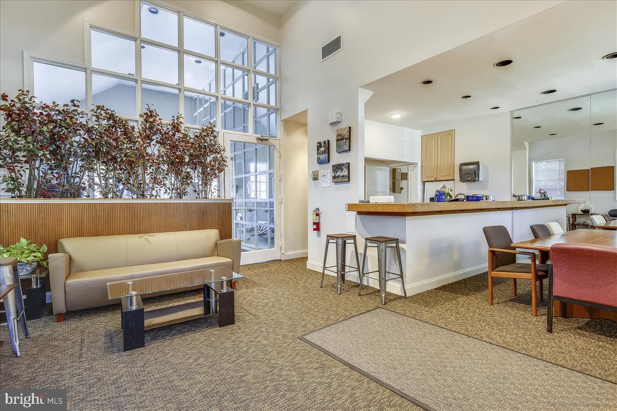 POTOWMACK CROSSING - Residential