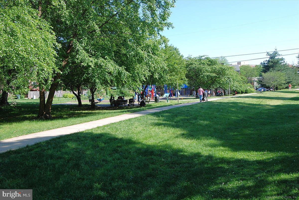 POTOWMACK CROSSING - Residential